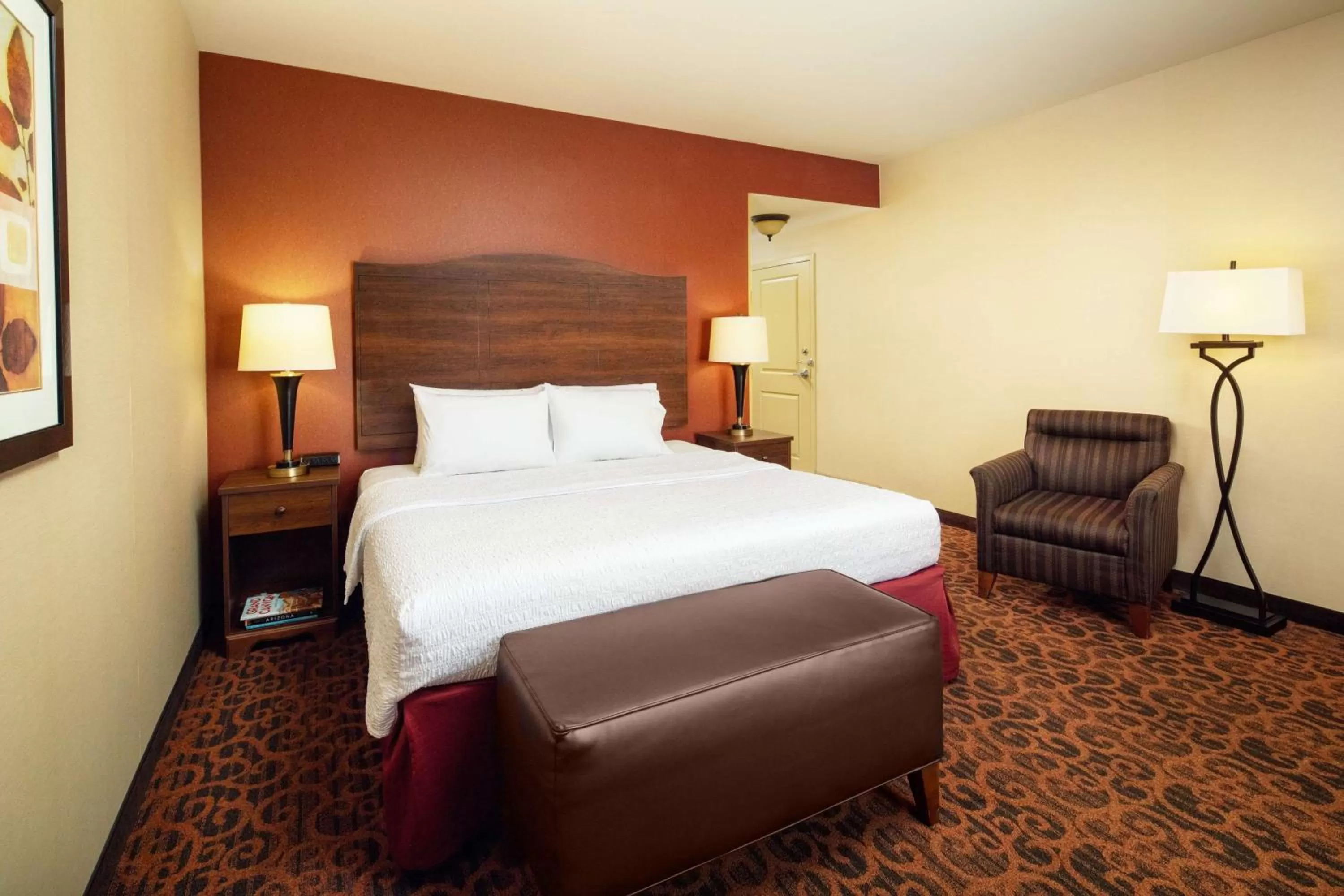 Bed in Hampton Inn & Suites Scottsdale at Talking Stick