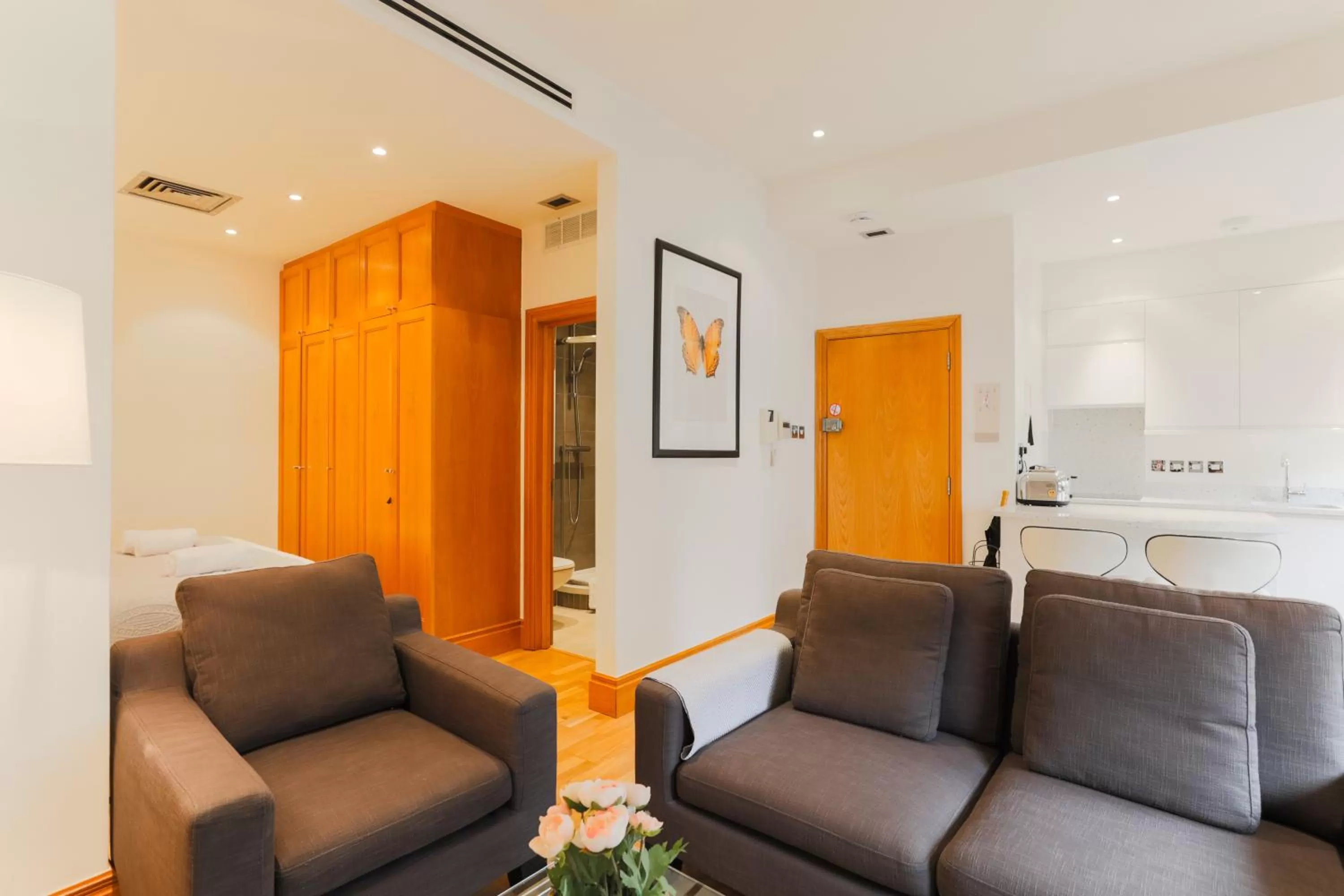 Kitchen or kitchenette, Seating Area in Monument Apartments