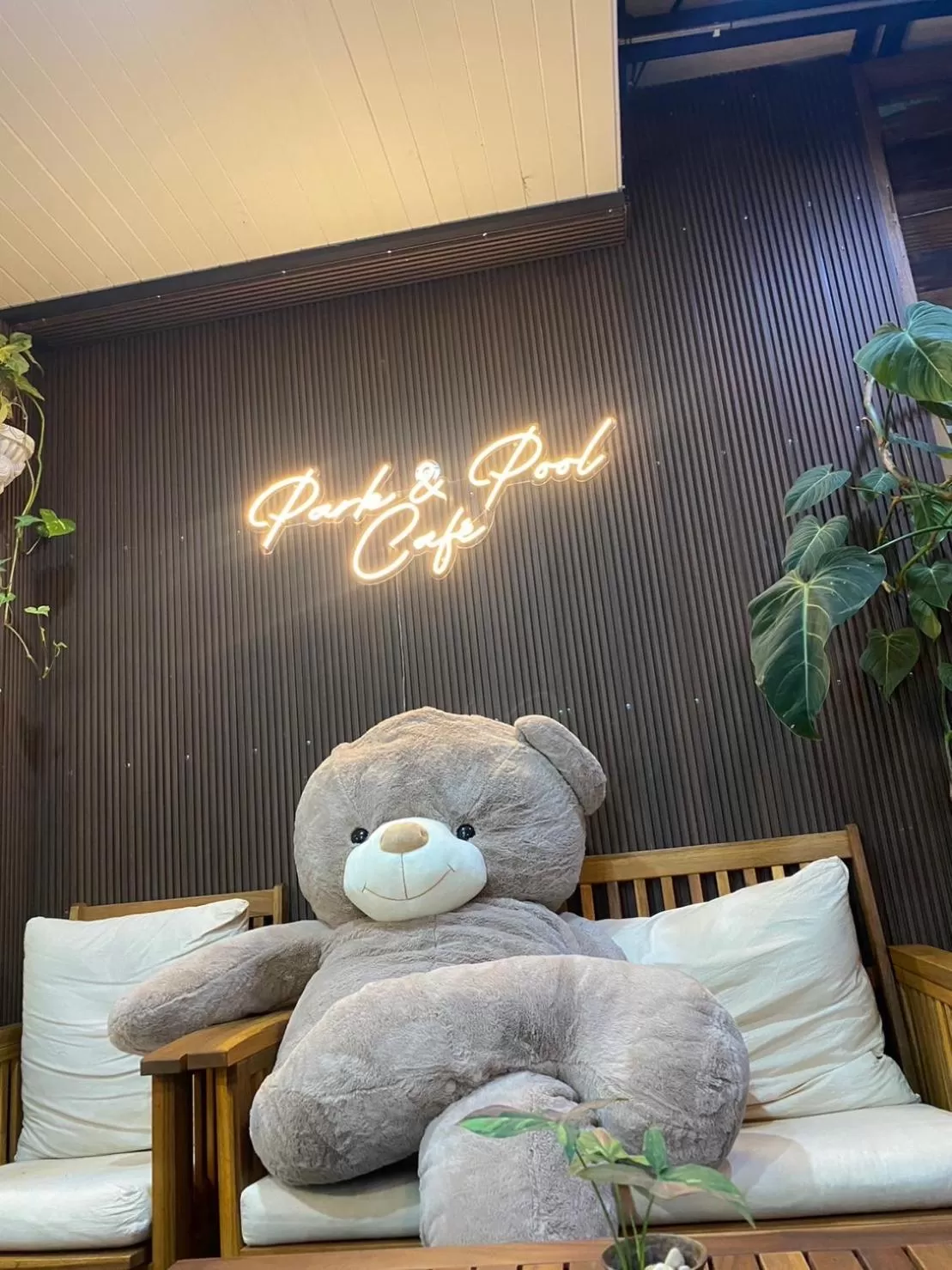 Coffee/tea facilities in Park & Pool Resort