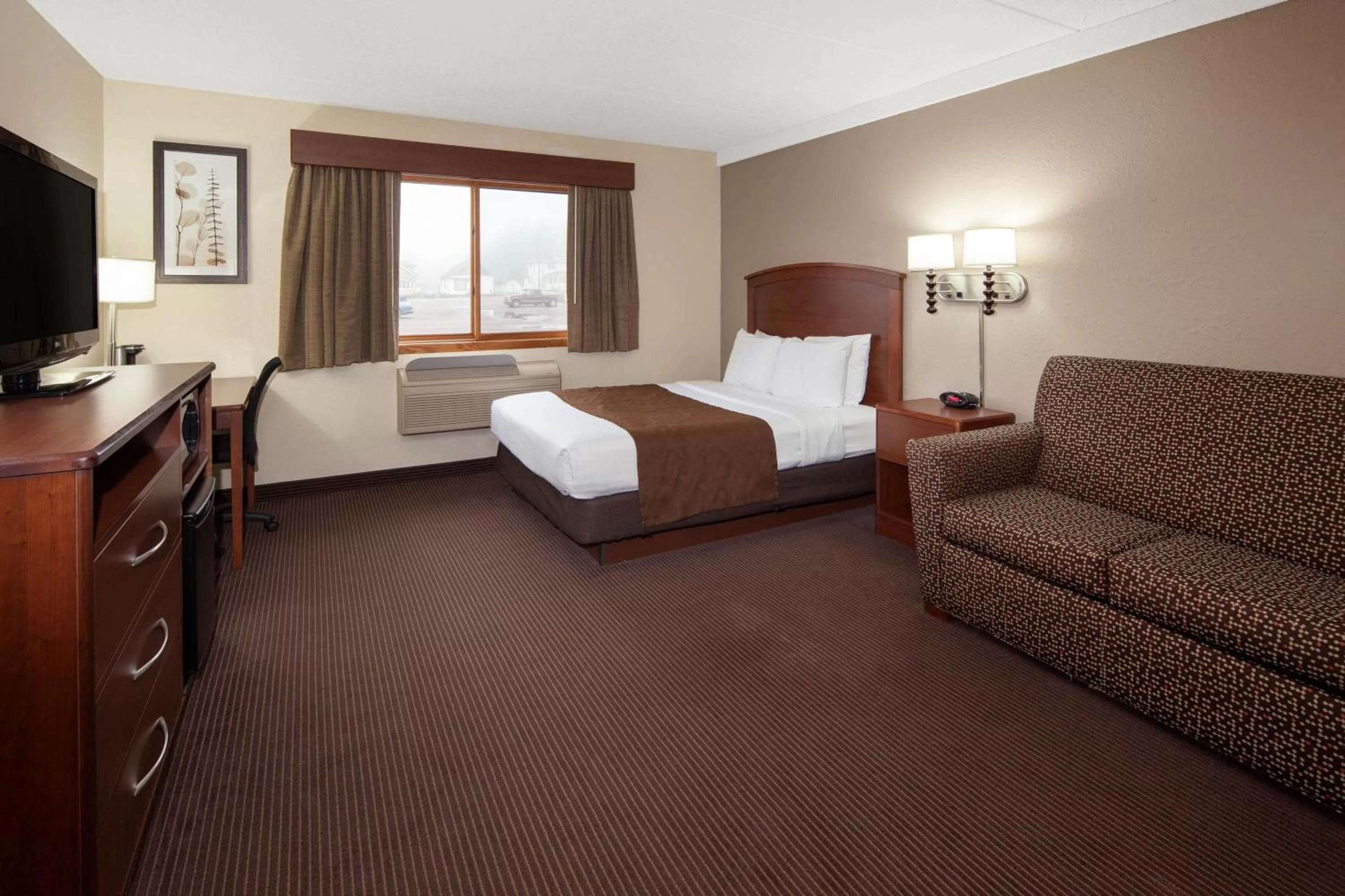 Photo of the whole room, Bed in AmericInn by Wyndham Ironwood