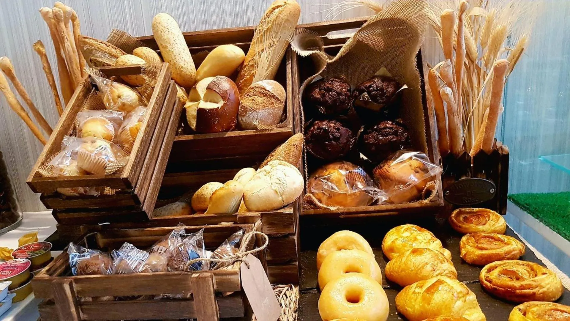 Breakfast in Hotel Boutique Caireles