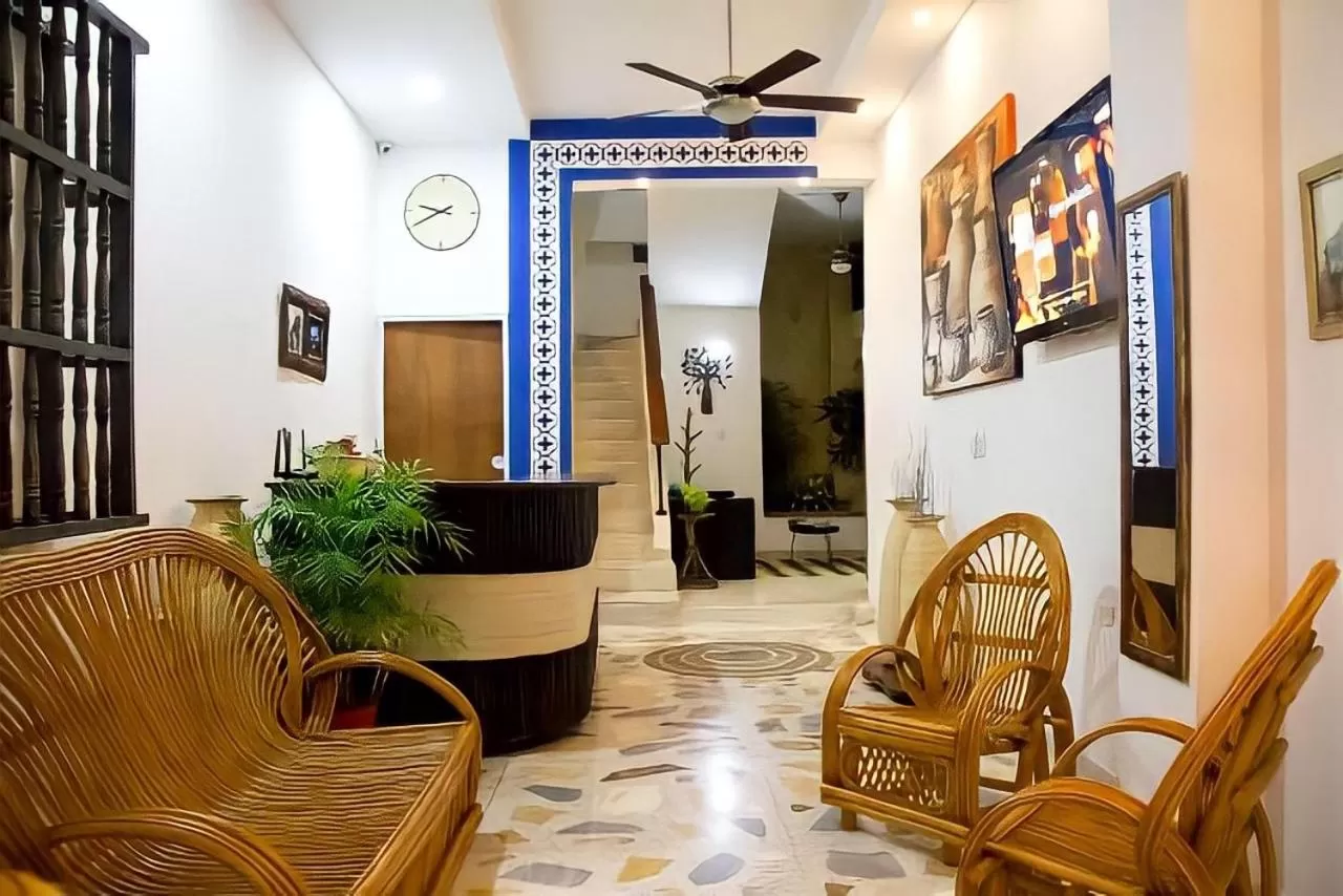 Living room, Lobby/Reception in Hotel Iraka Zenu