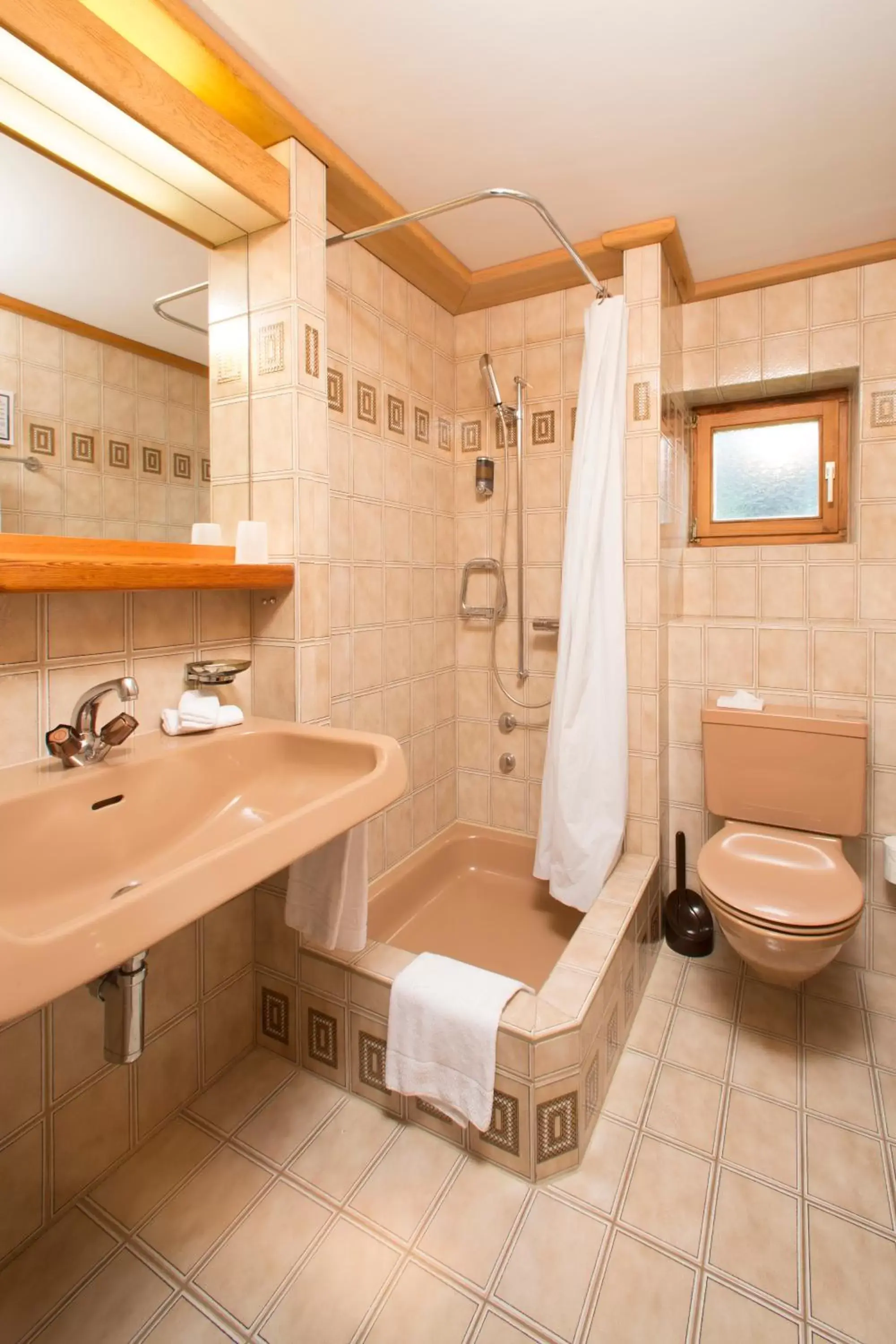 Single Room with Balcony in Arena Guesthouse Single Room with Balcony in Arena Guesthouse