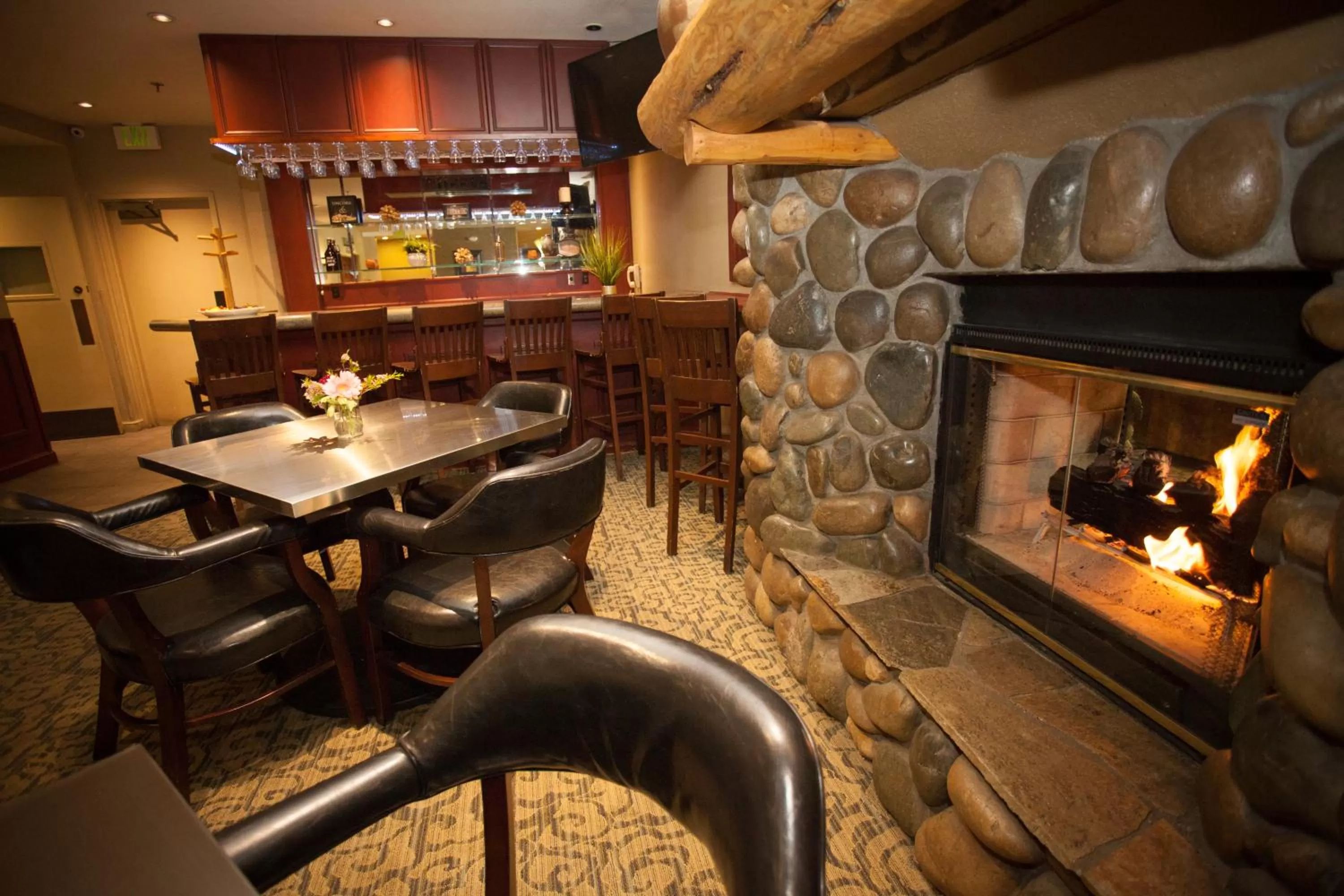 Lounge or bar in Forest Suites Resort at the Heavenly Village