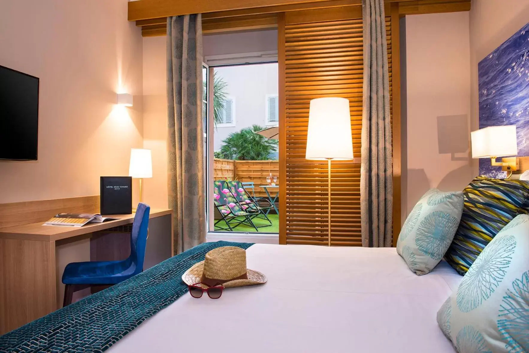 Deluxe Room with Terrace in Hotel Beau Rivage Deluxe Room with Terrace in Hotel Beau Rivage