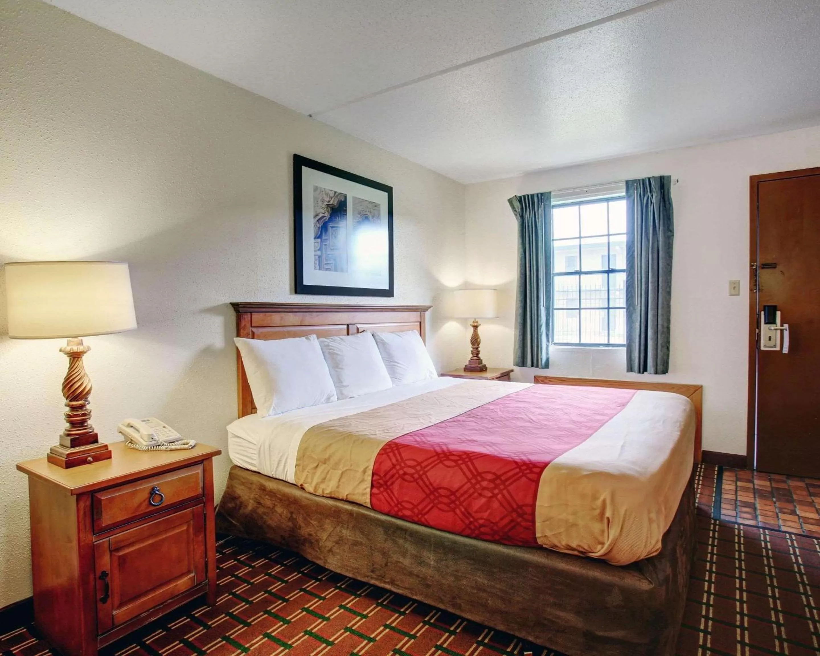 Photo of the whole room, Bed in Rodeway Inn New Braunfels - San Antonio Area