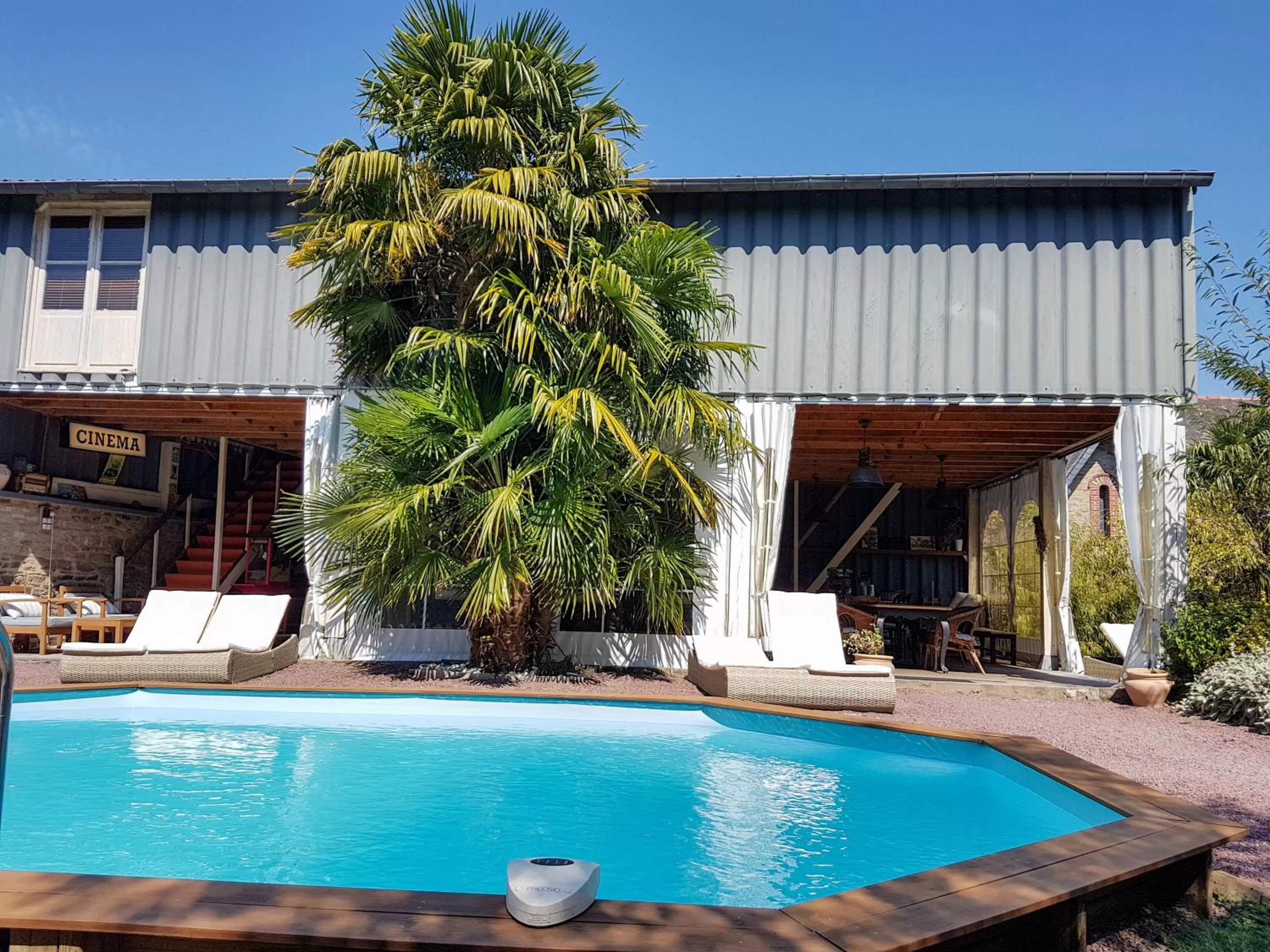 Patio, Swimming Pool in Chambres d'Hotes Le 1900