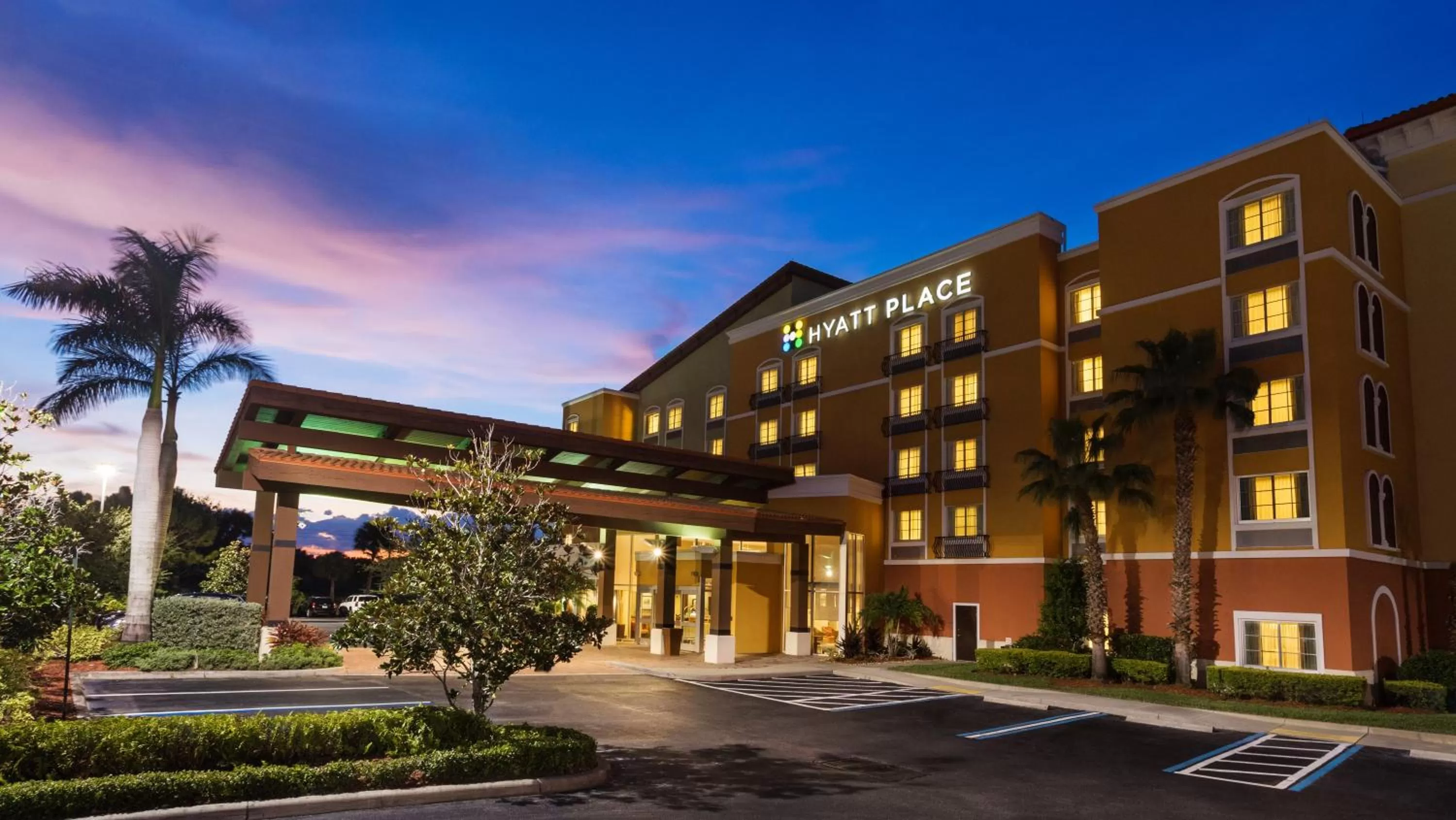 Property building in Hyatt Place Fort Myers Estero
