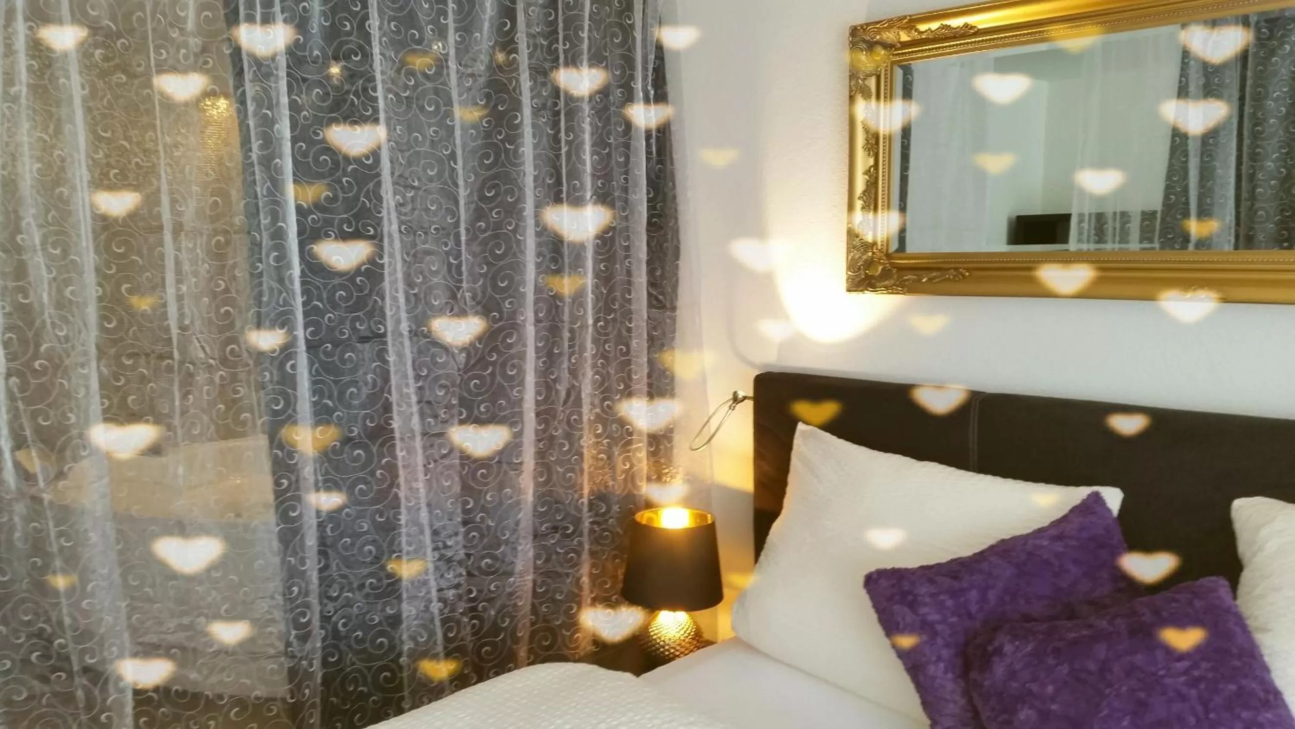 Bed in Hotel Crystal