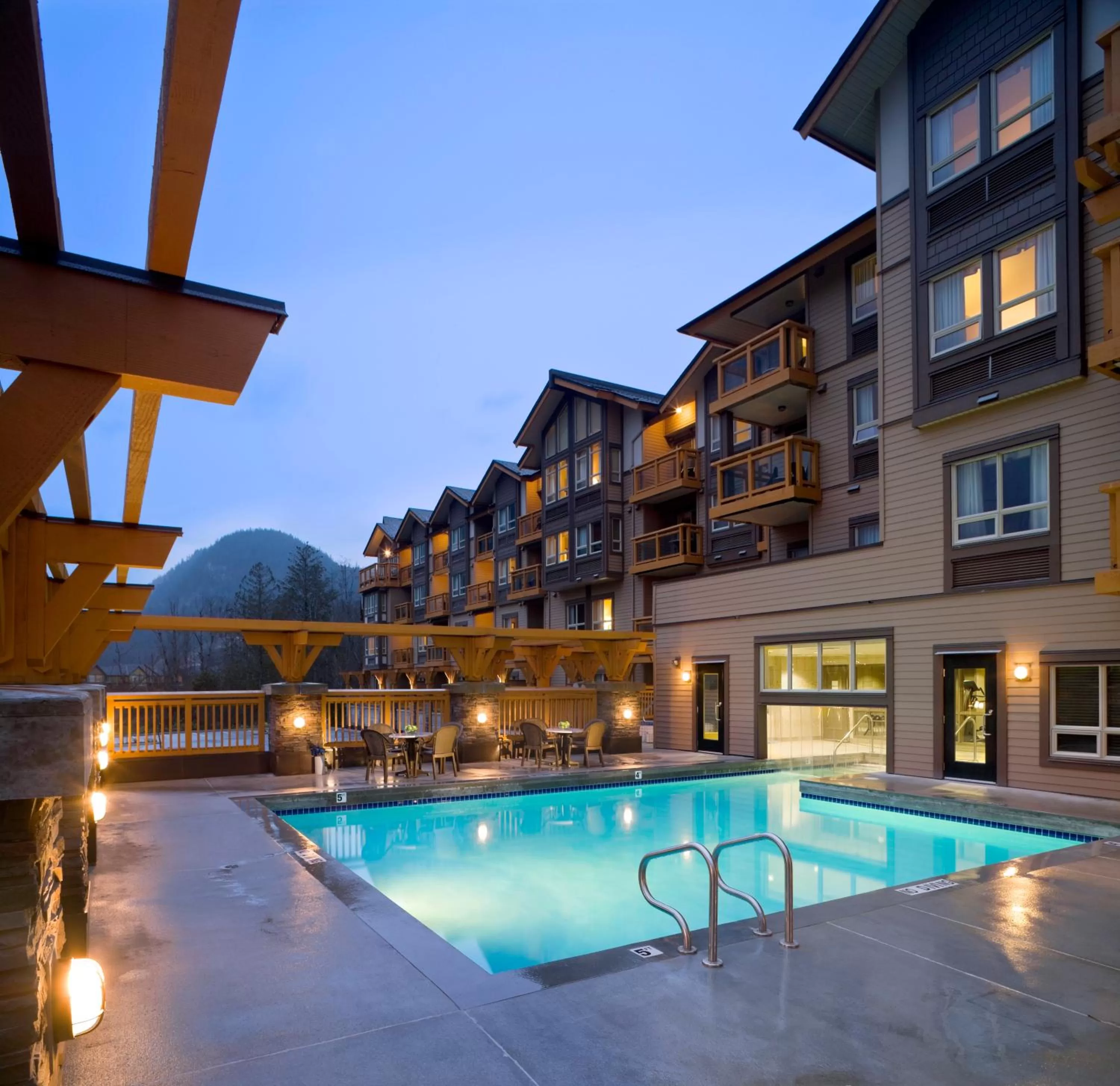 Swimming pool in Executive Suites Hotel and Resort, Squamish