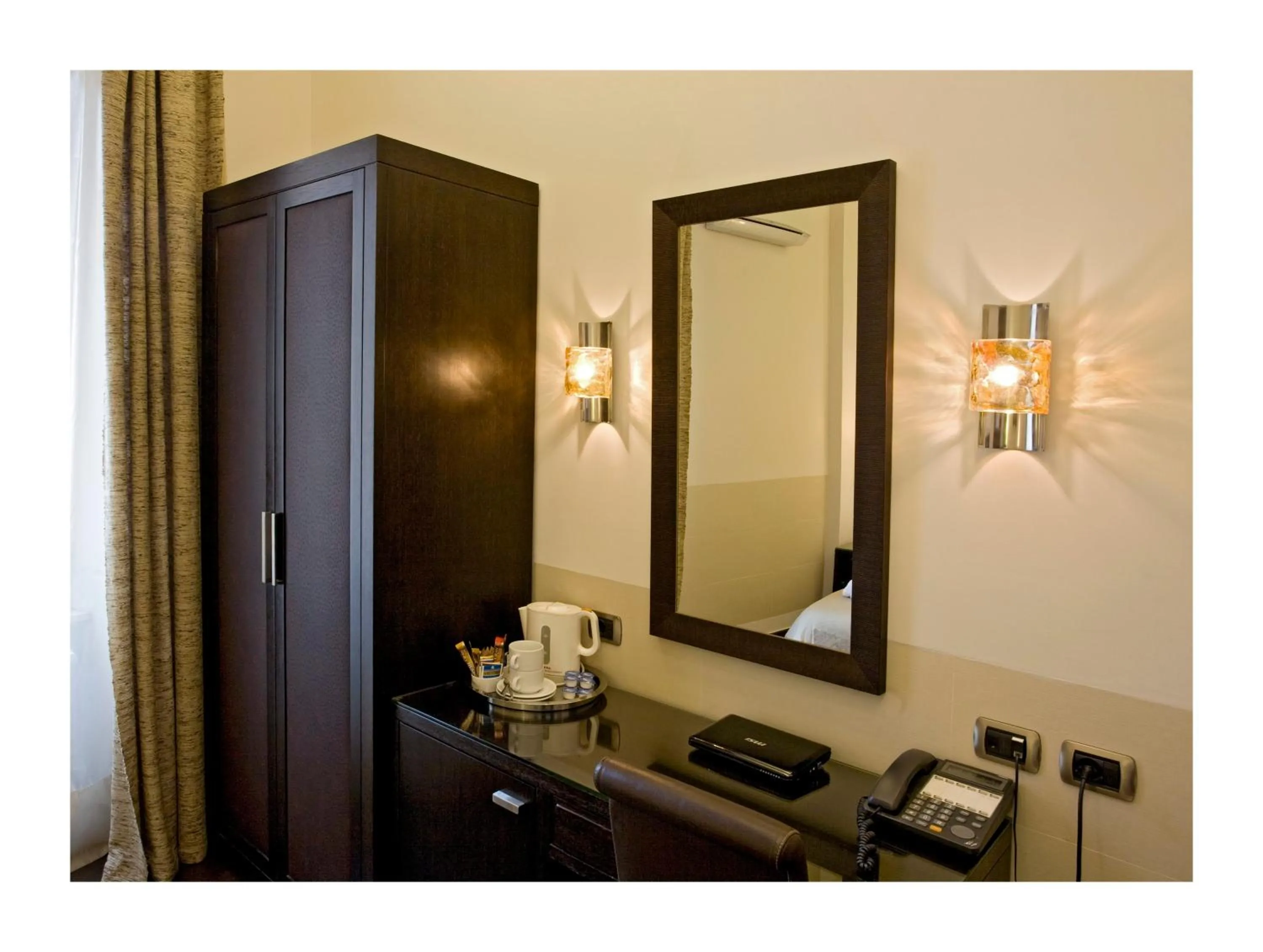 Coffee/tea facilities in Basilio 55 Rome