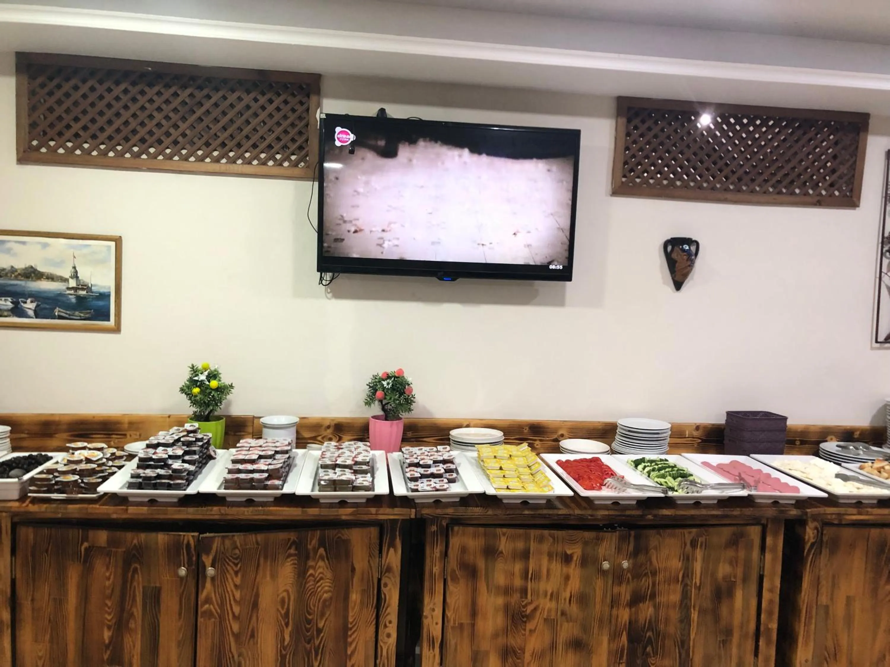 Food and drinks in Reydel Hotel