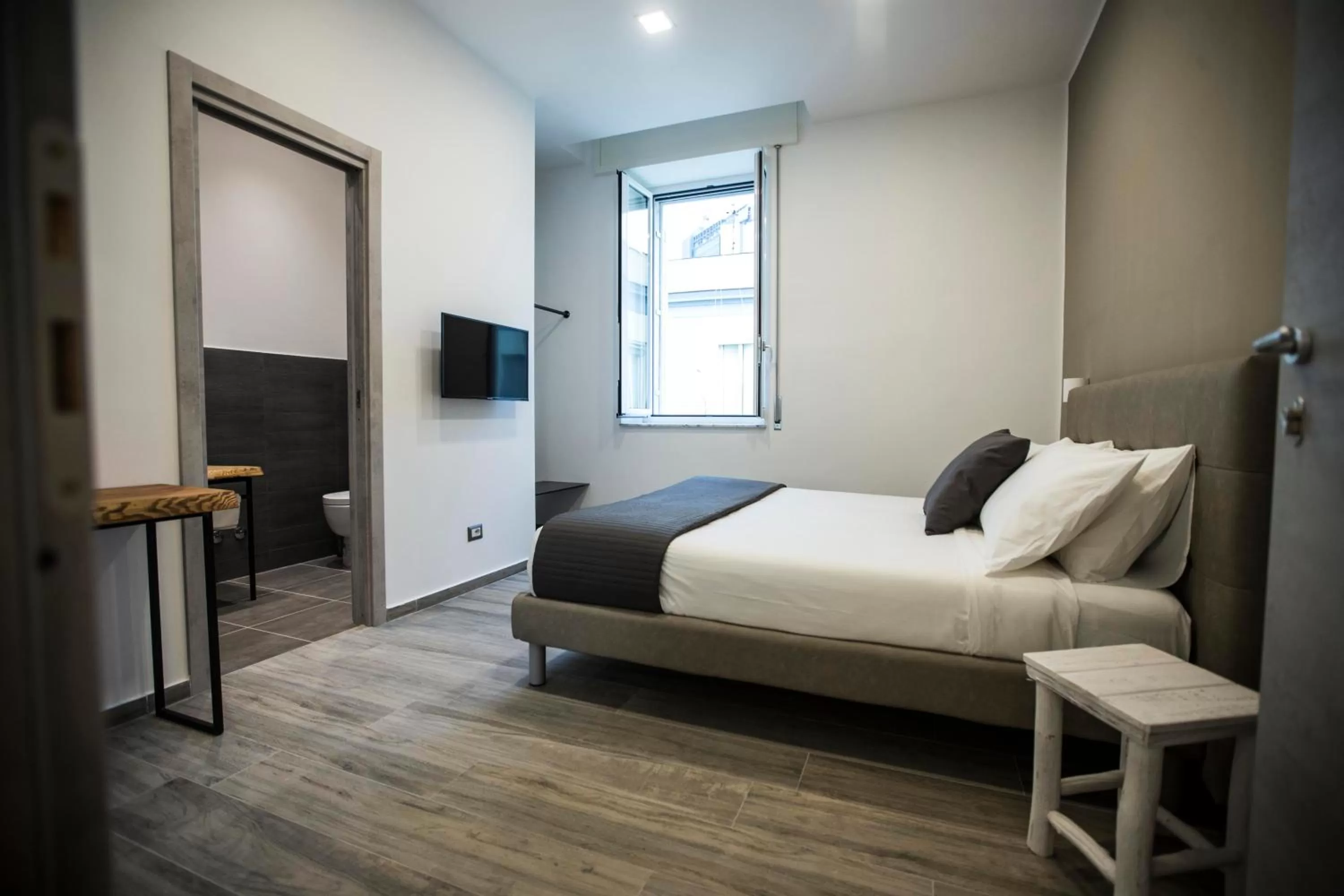 Bedroom, Bed in GB Central Station Napoli