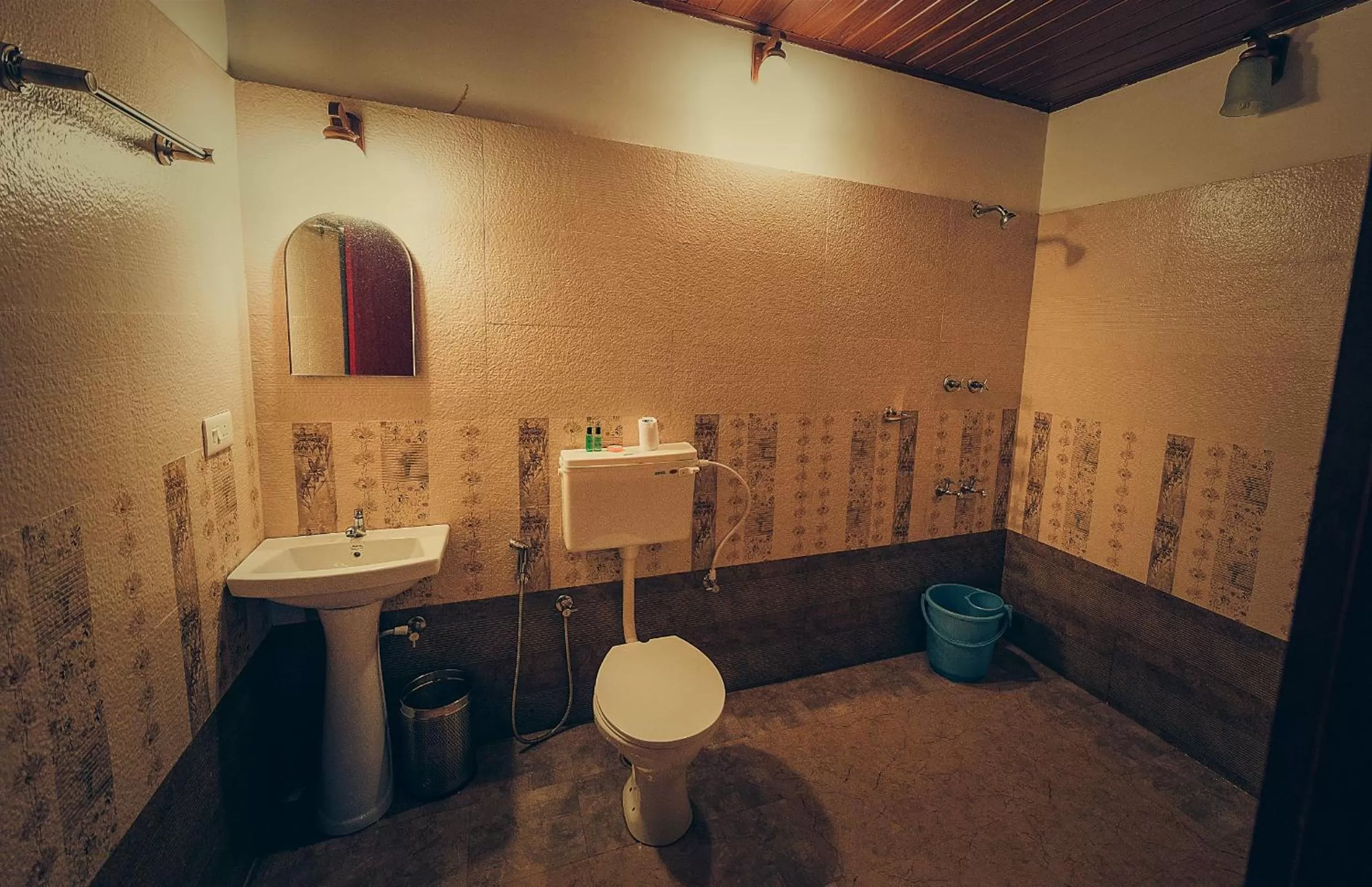 Toilet in Ela Ecoland Nature Retreat