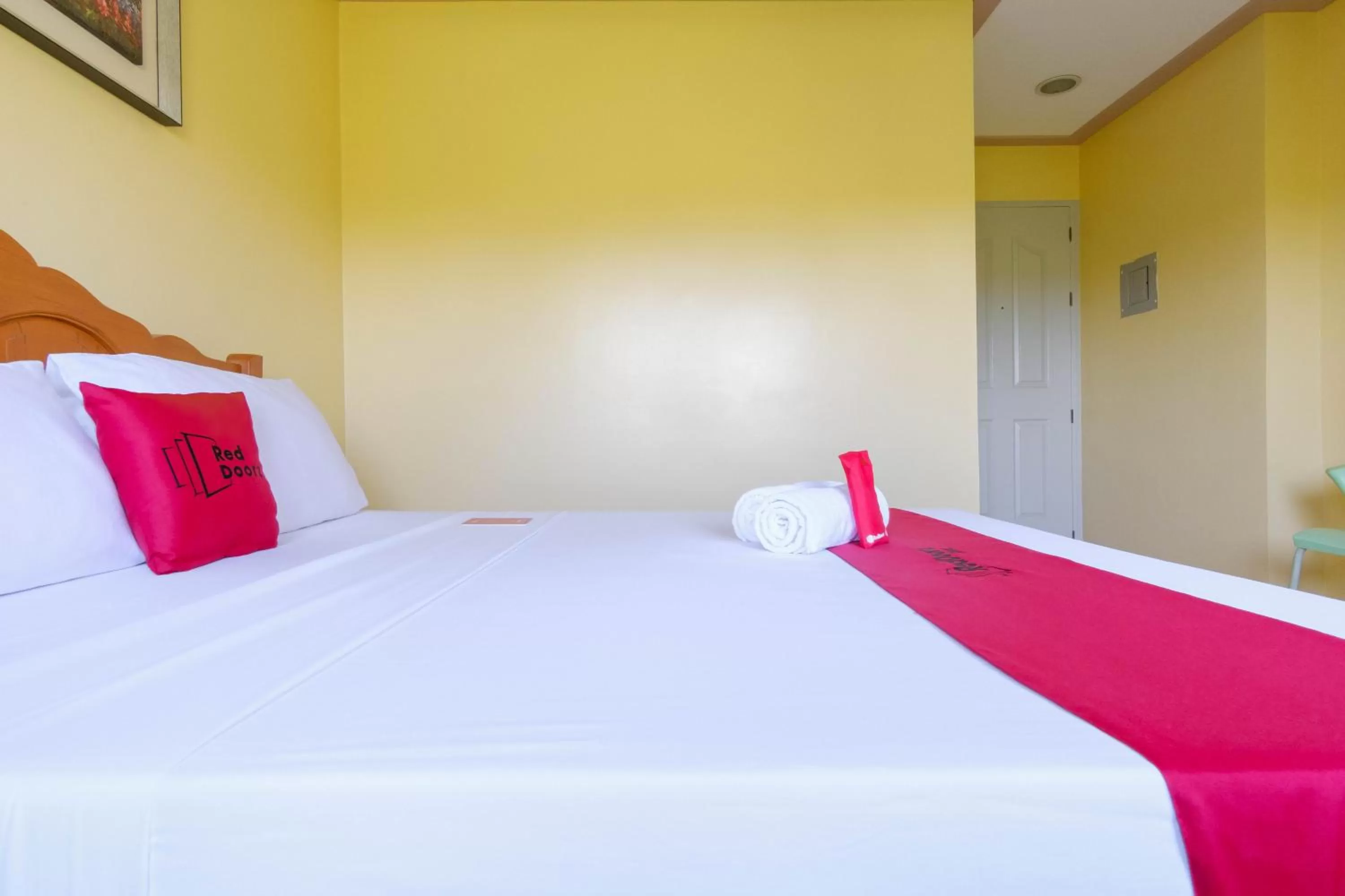 Bed in RedDoorz Plus @ Manalo Extension Palawan