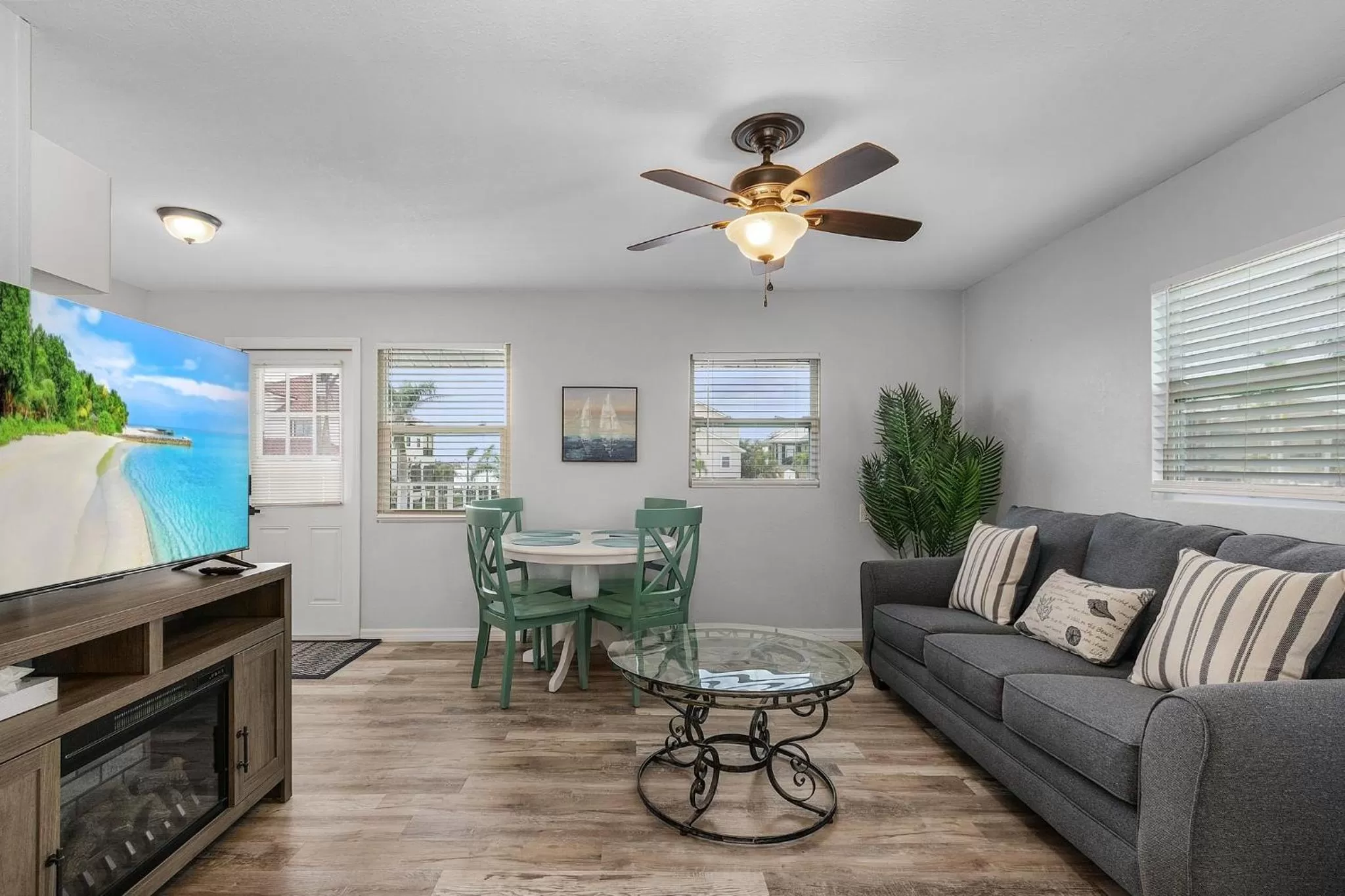 Living room in Matlacha on Shoreview