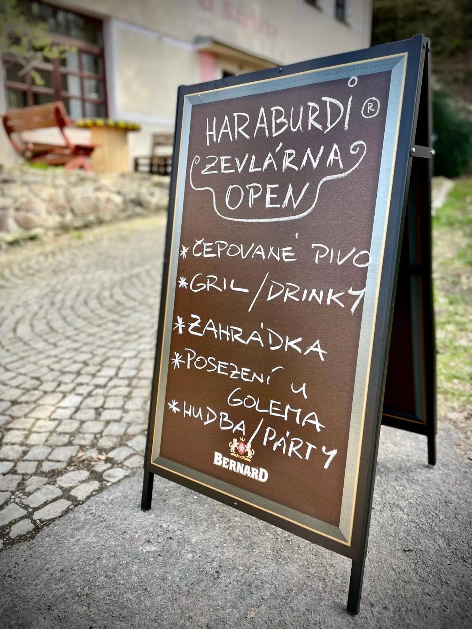 HARABURDI® Recyclart Hotel