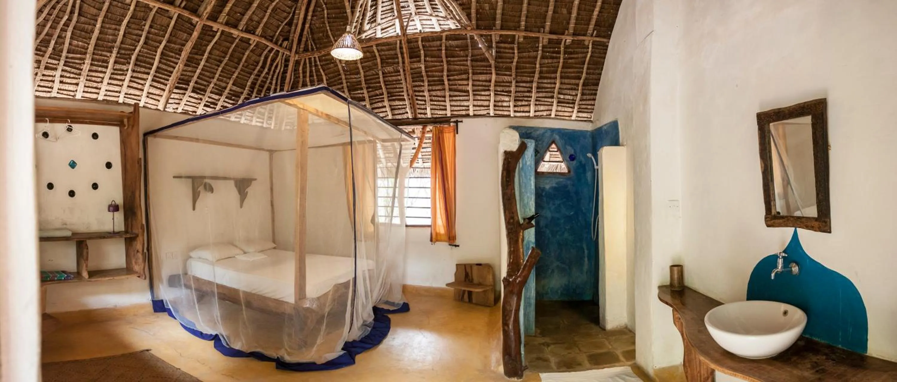 Photo of the whole room, Bed in Distant Relatives Ecolodge & Backpackers
