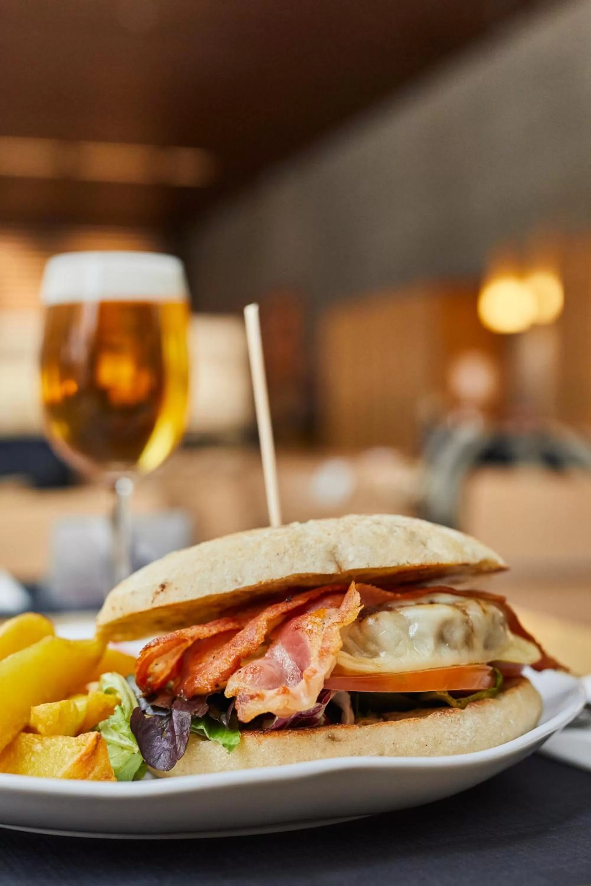 Lounge or bar in Silken Puerta Valencia