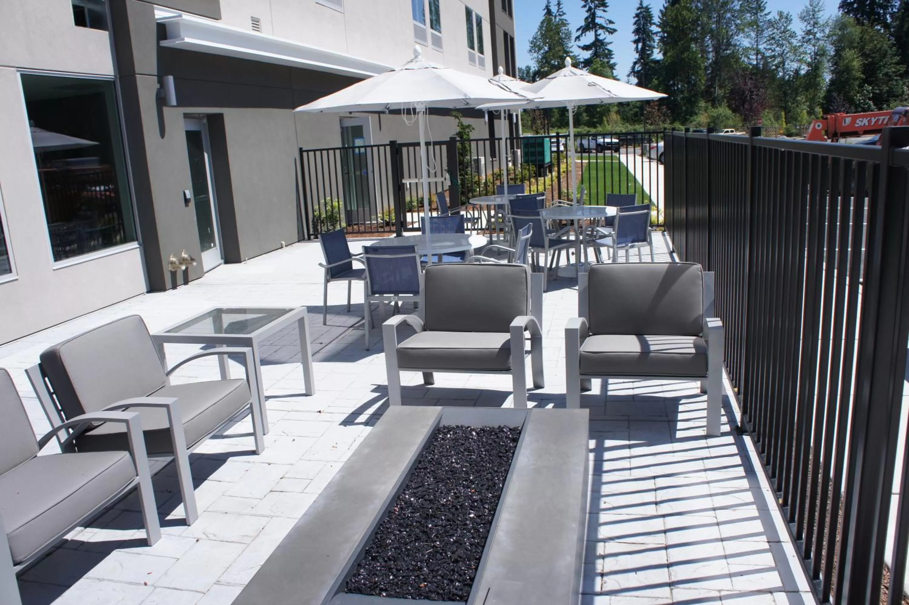 Balcony/Terrace in La Quinta Inn & Suites by Wyndham Marysville