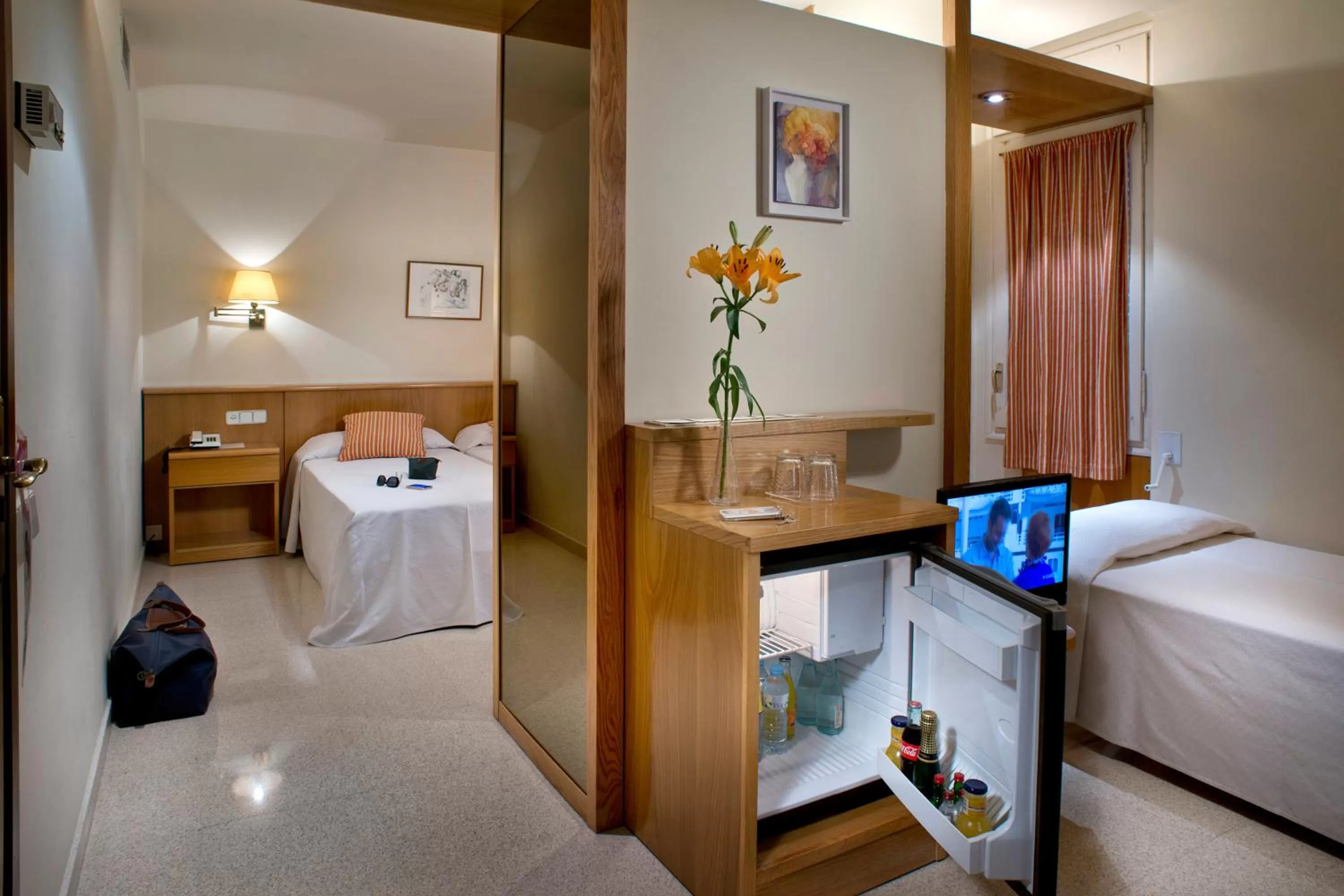 Bedroom, Bed in Hotel Restaurant Bon Retorn