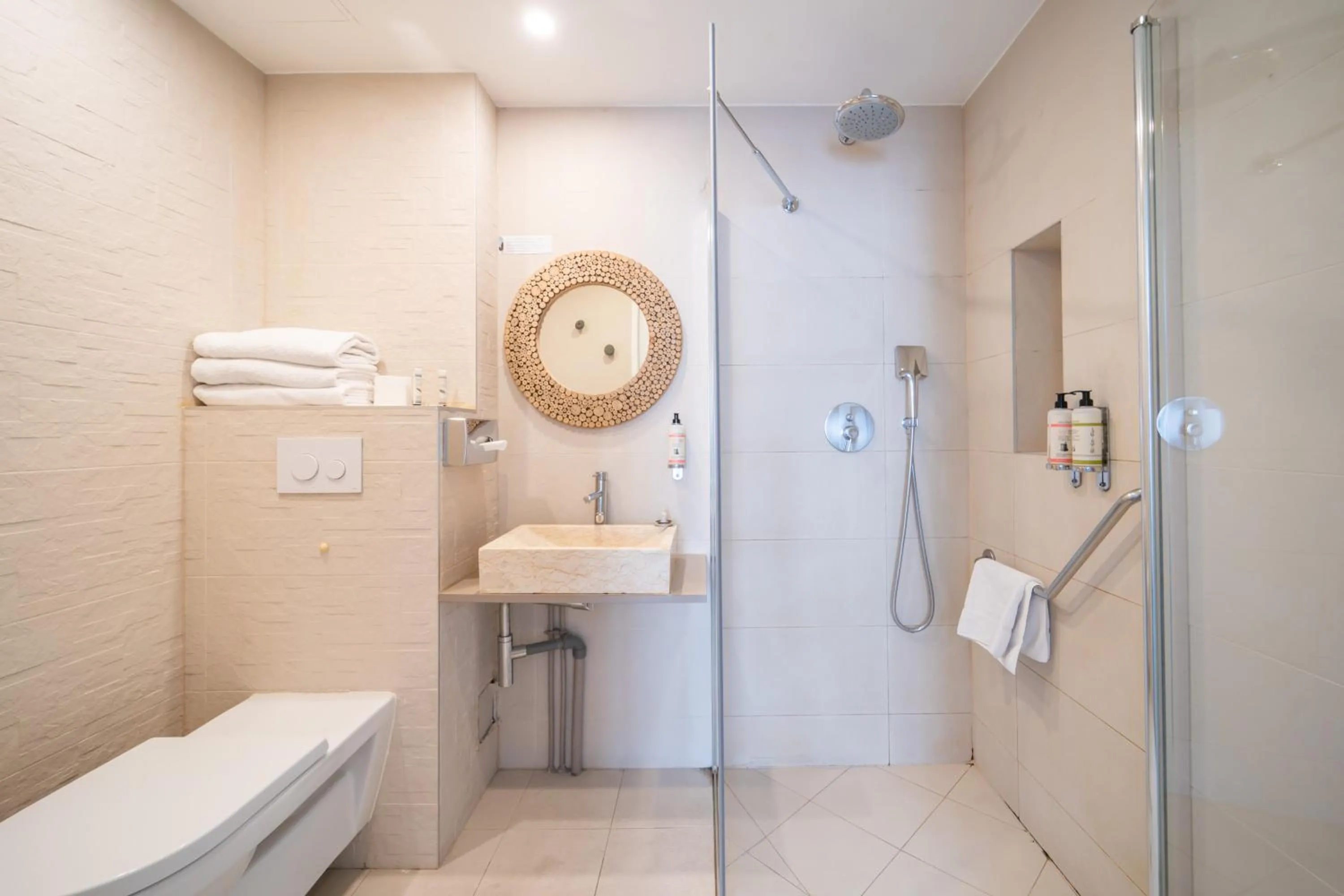Bathroom in La Finca Hôtel & Spa