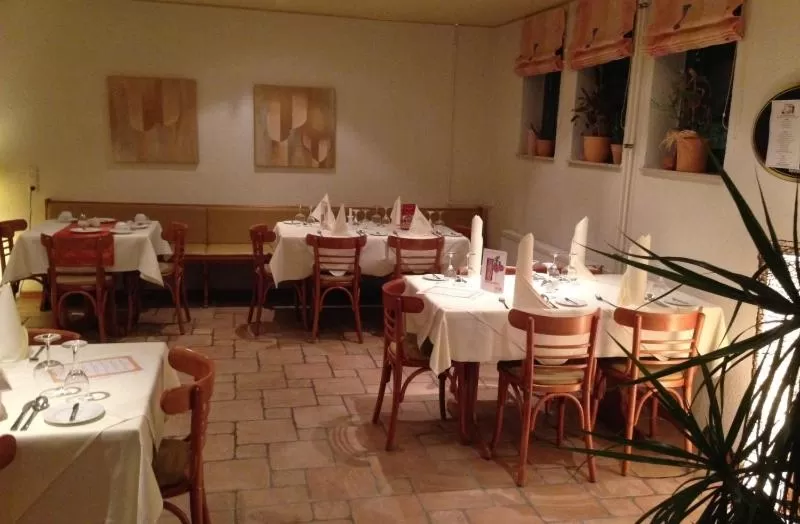 Restaurant/Places to Eat in Hotel Gästehaus Linden