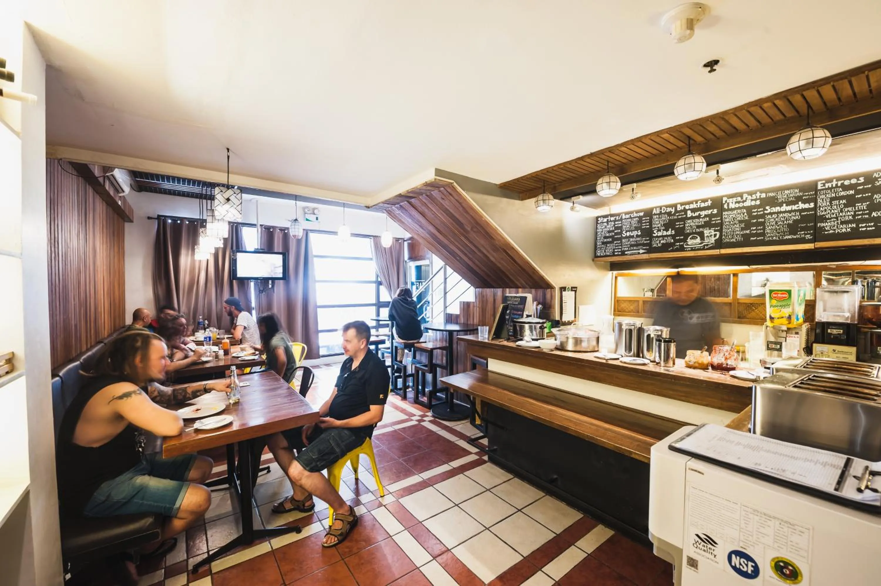 Buffet breakfast in Z Hostel