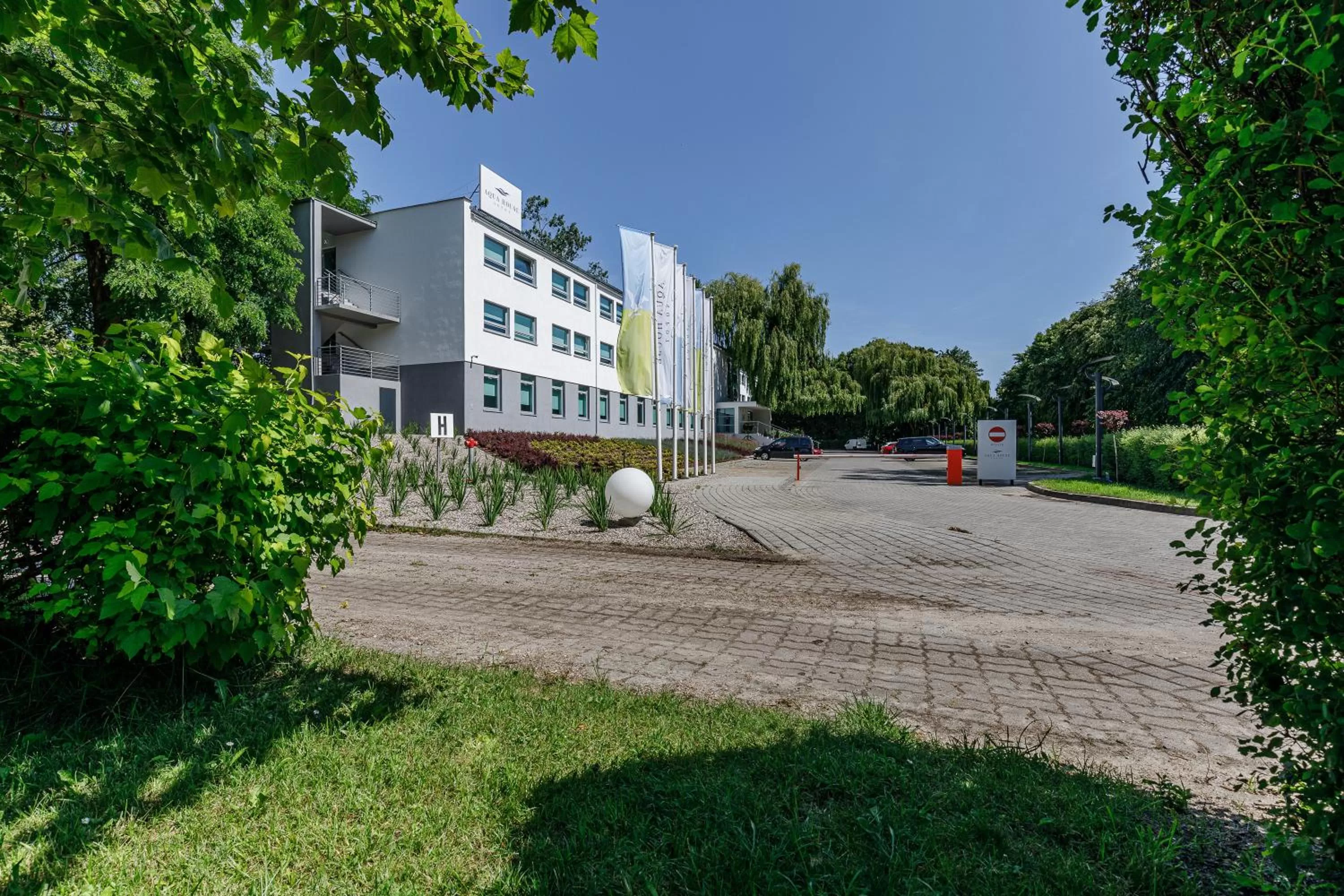 Property building in AQUA HOUSE