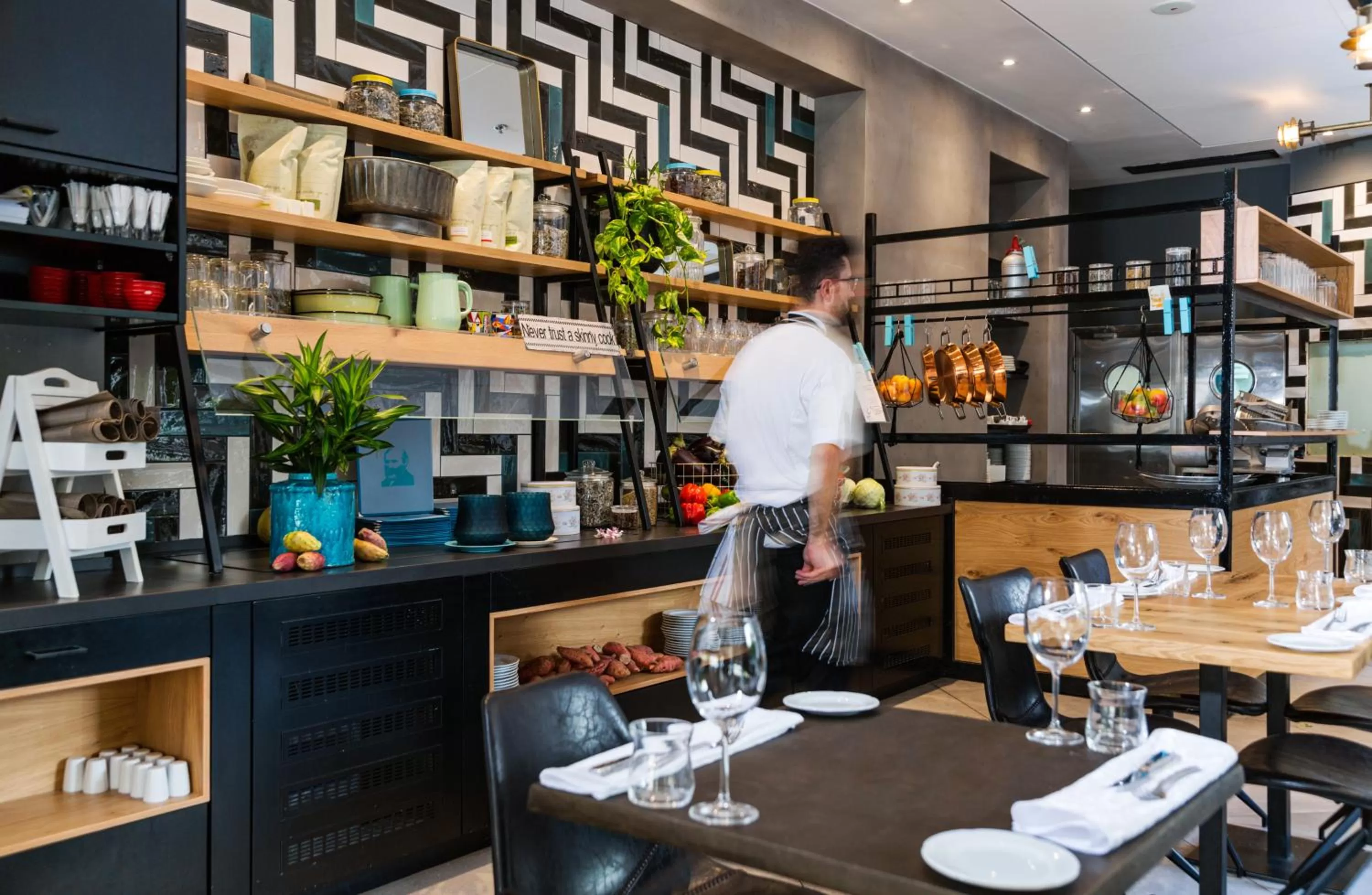 Restaurant/places to eat in Prima City Hotel