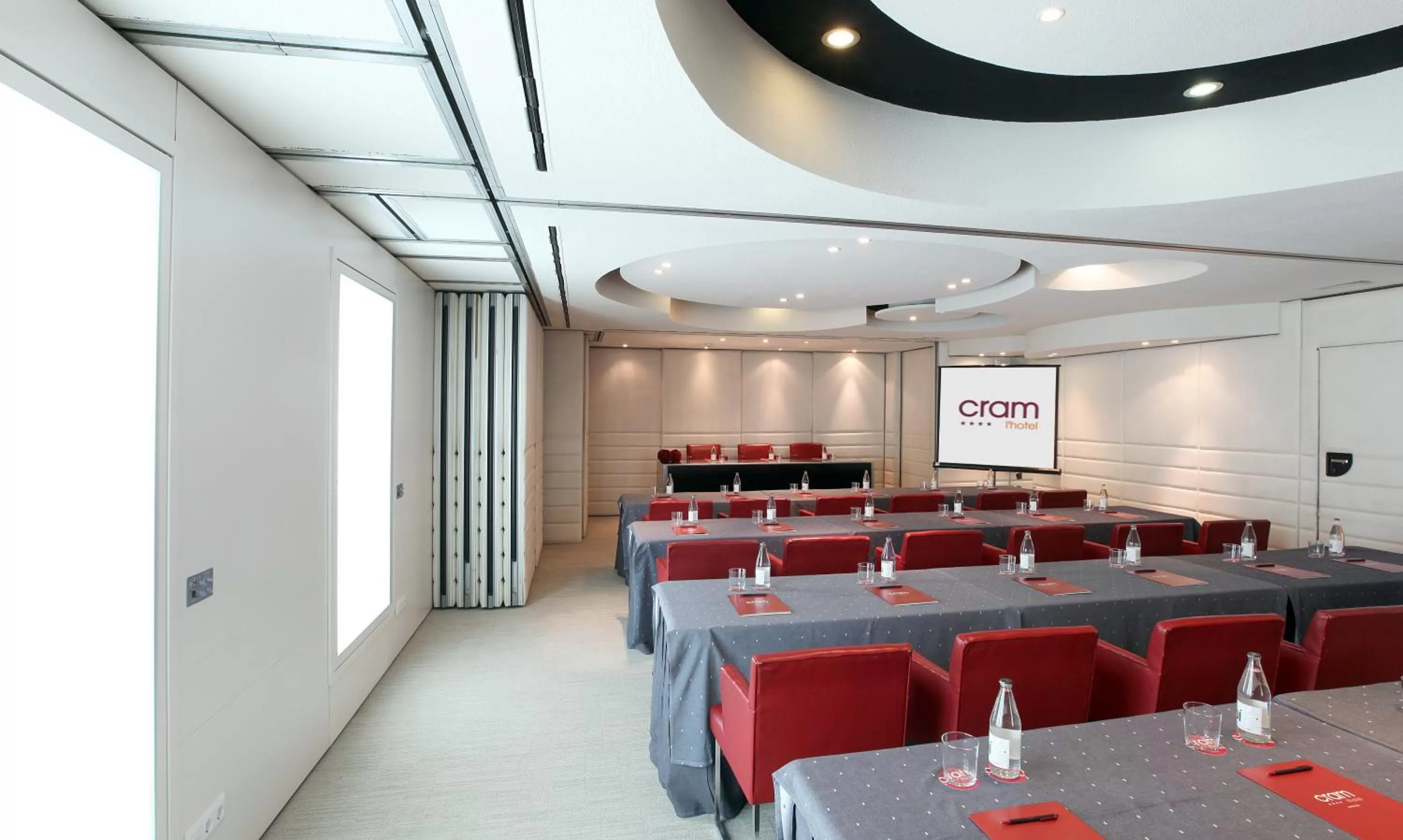 Business facilities in Cram Hotel