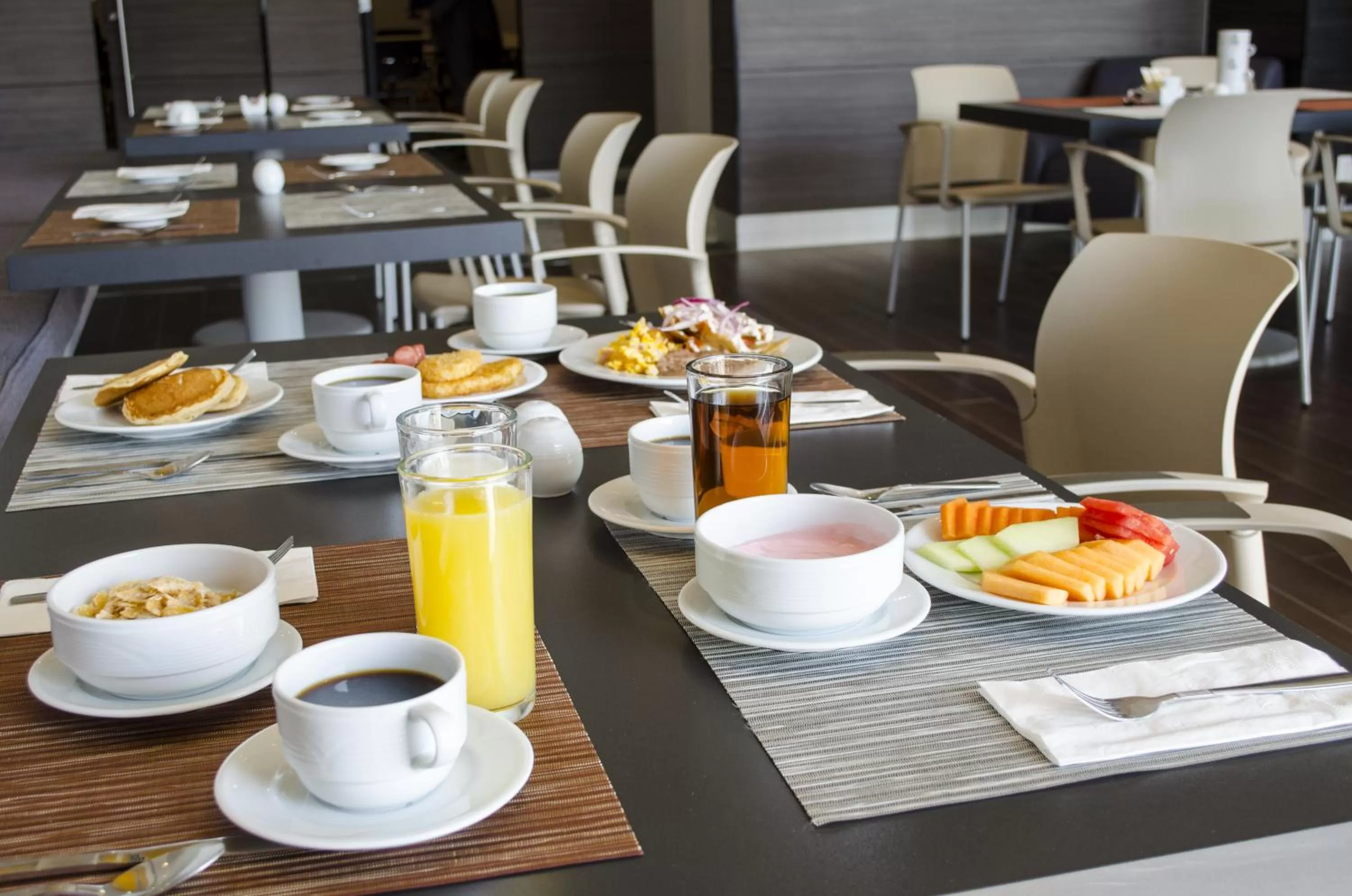 Restaurant/places to eat in Casa Inn Galerias Celaya