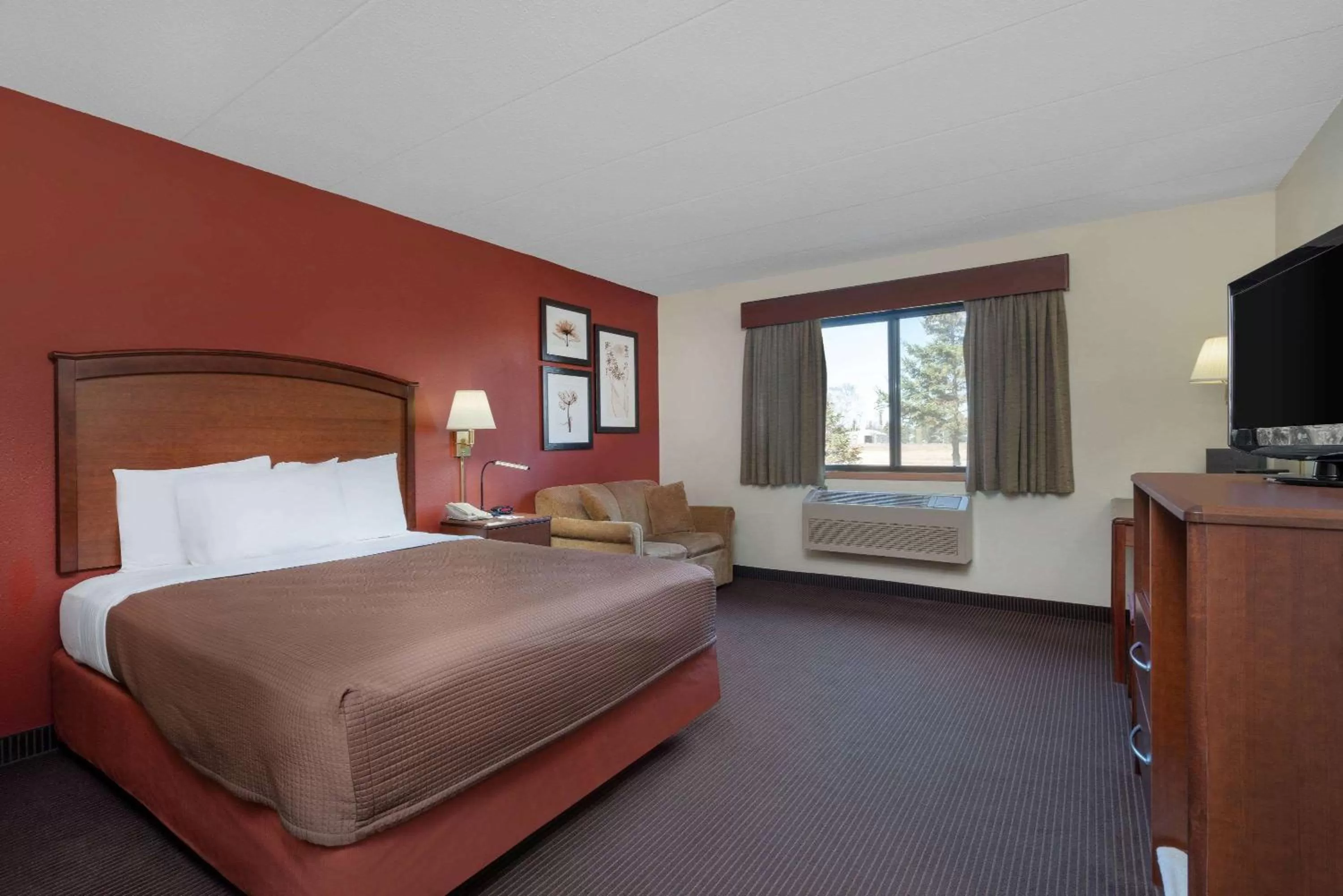 Photo of the whole room, Bed in AmericInn by Wyndham Park Rapids
