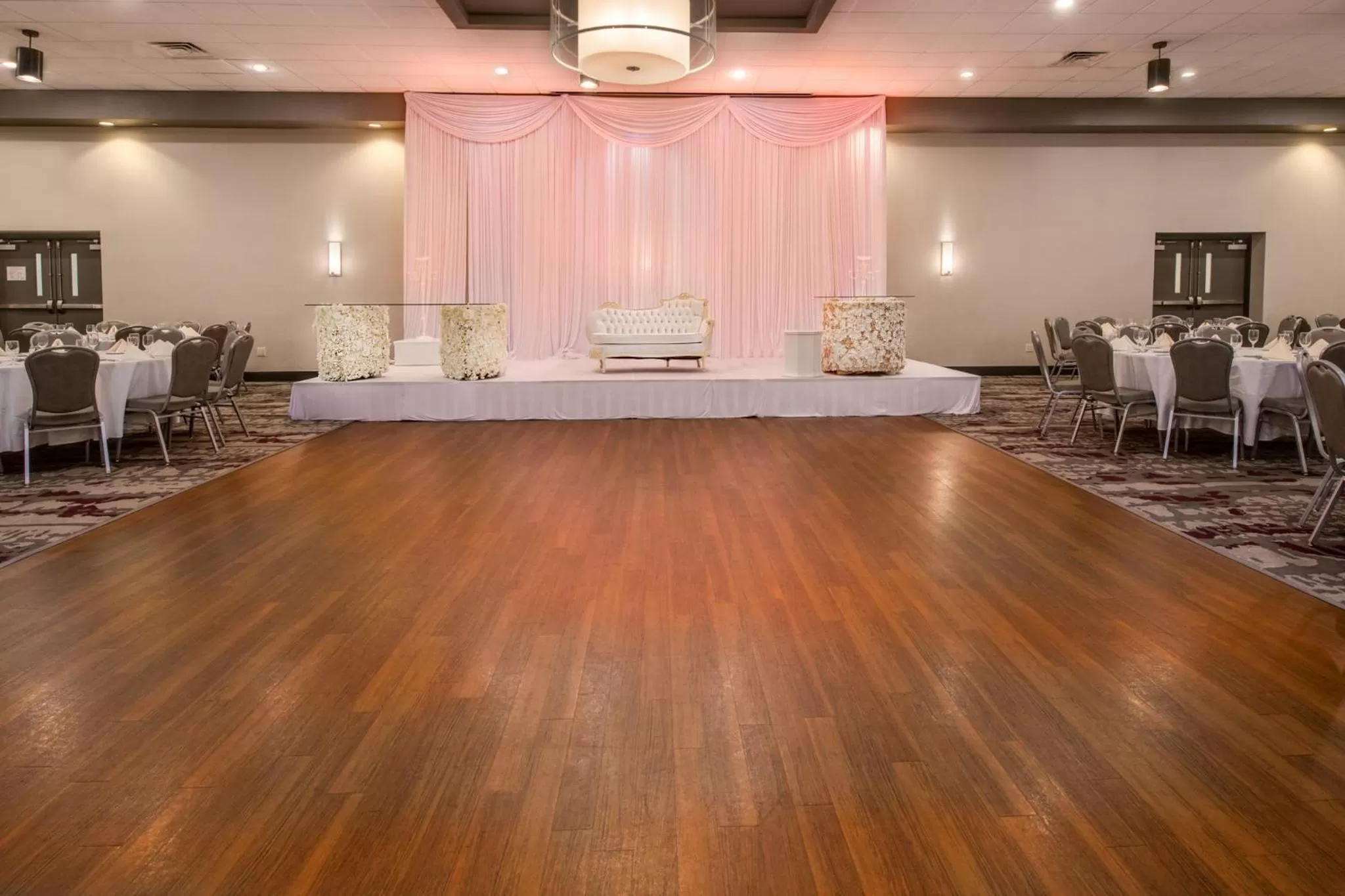 Banquet/Function facilities in Crowne Plaza Milwaukee Airport by IHG