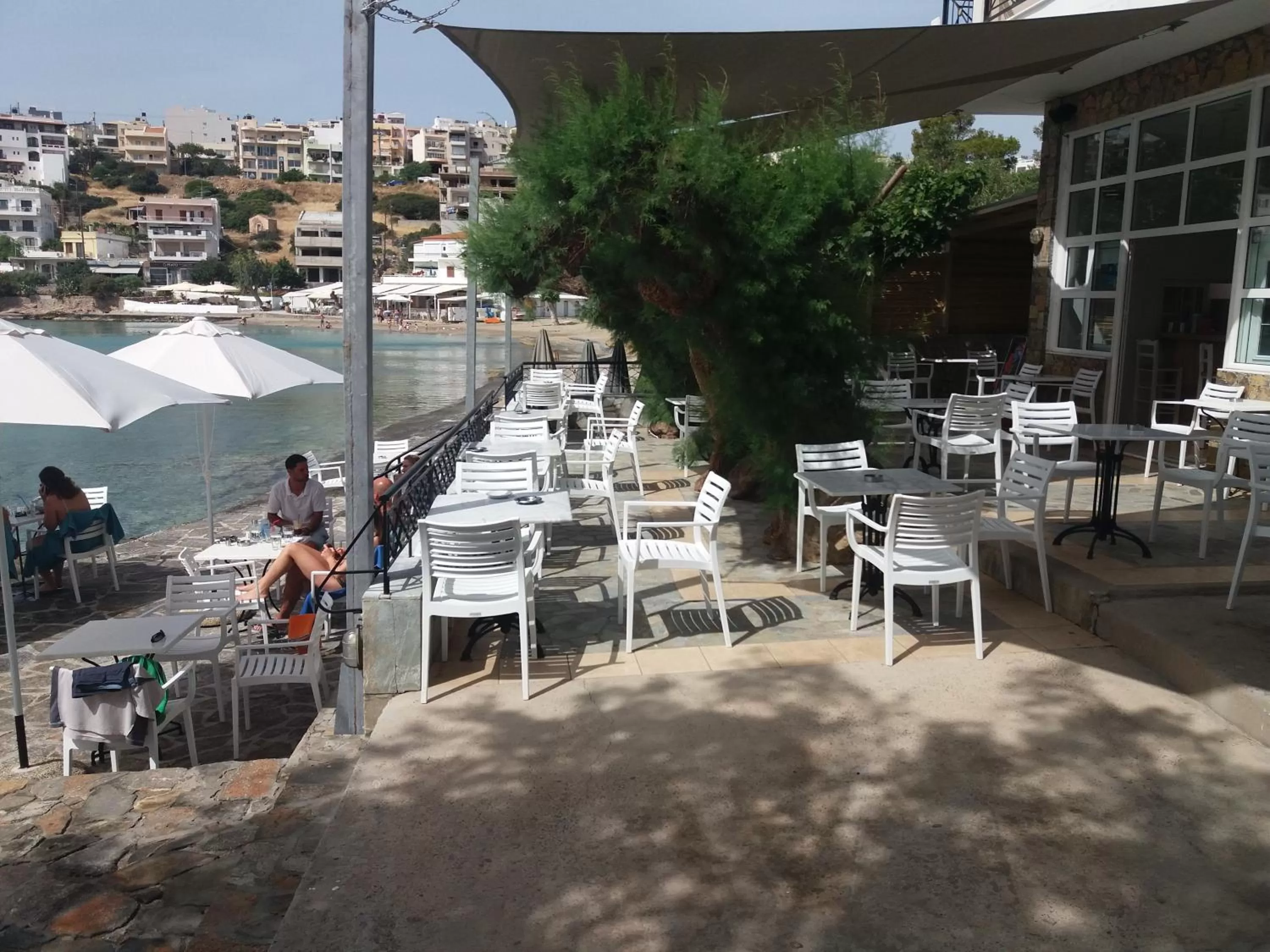 Restaurant/places to eat in Polydoros Appartments