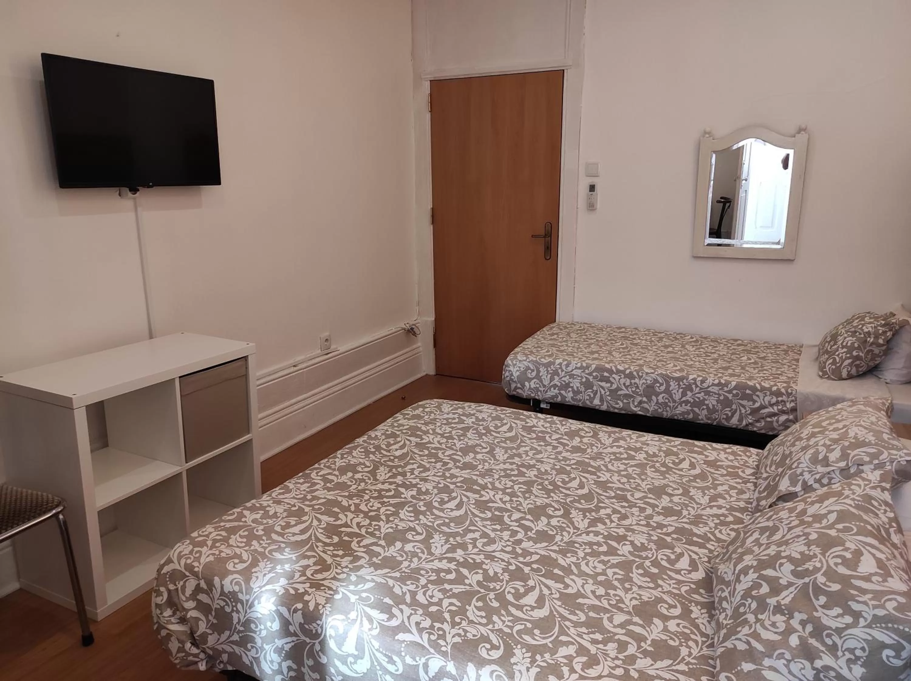 Bed in Lira Guest House B&B