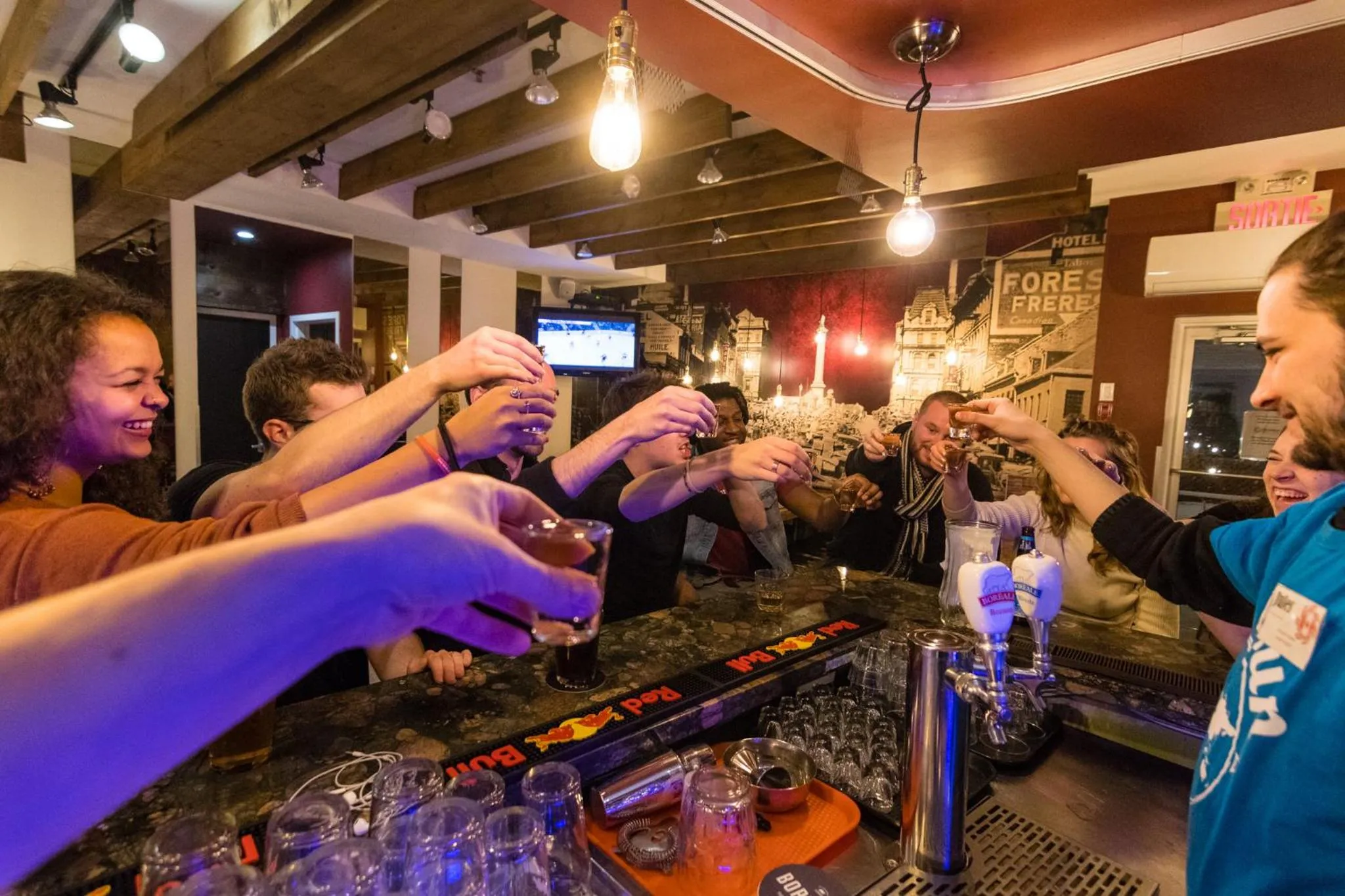 Drinks in Samesun Montreal Hotel & Hostel