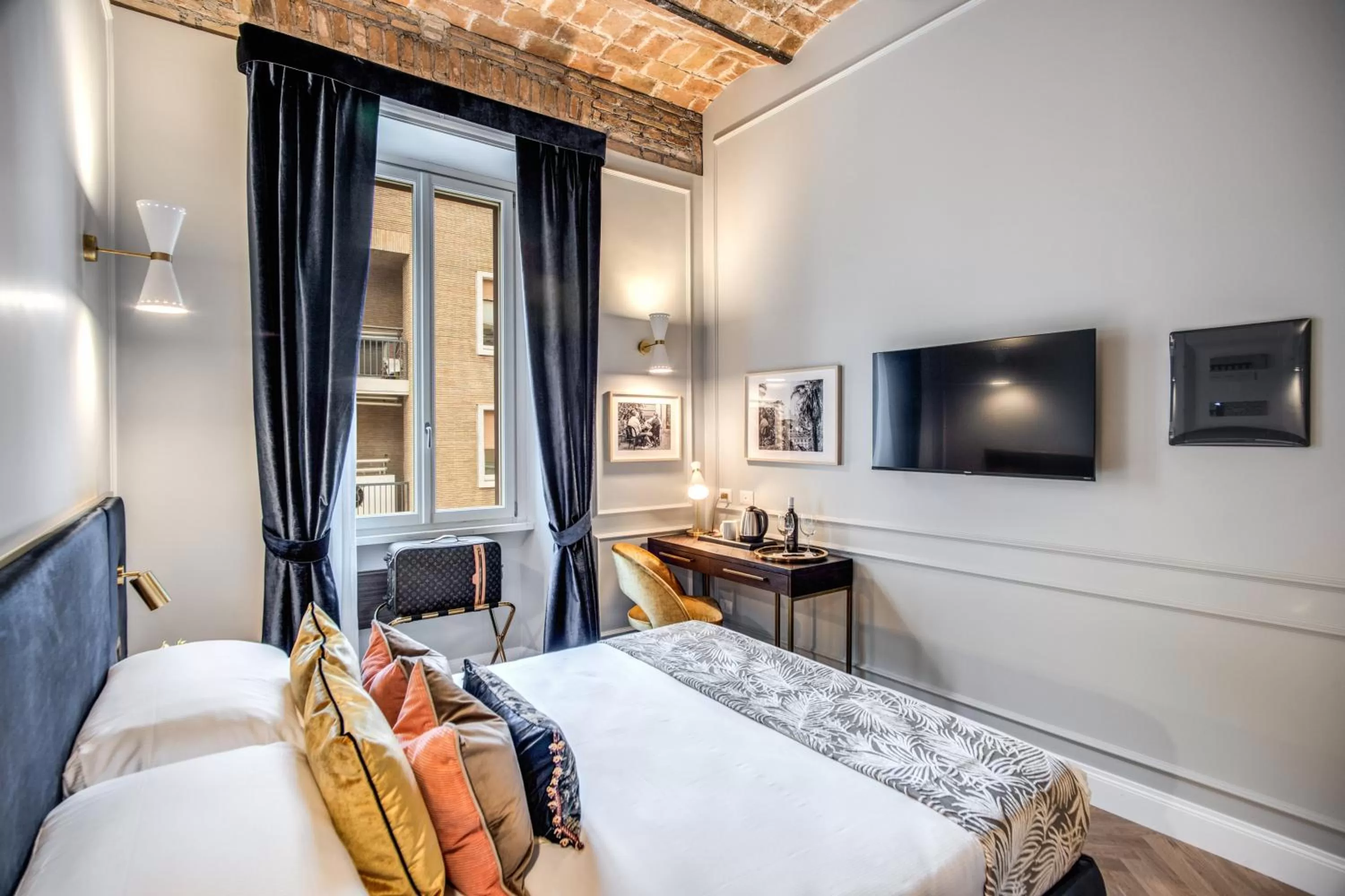 Bed in Tree Charme Augusto Boutique Hotel