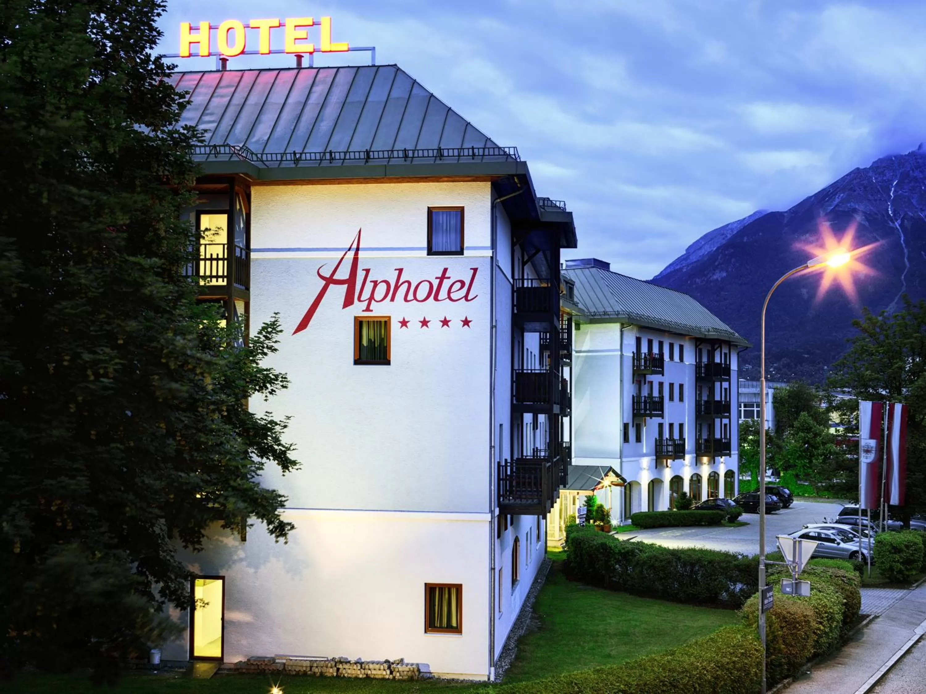 Facade/entrance in Alphotel Innsbruck