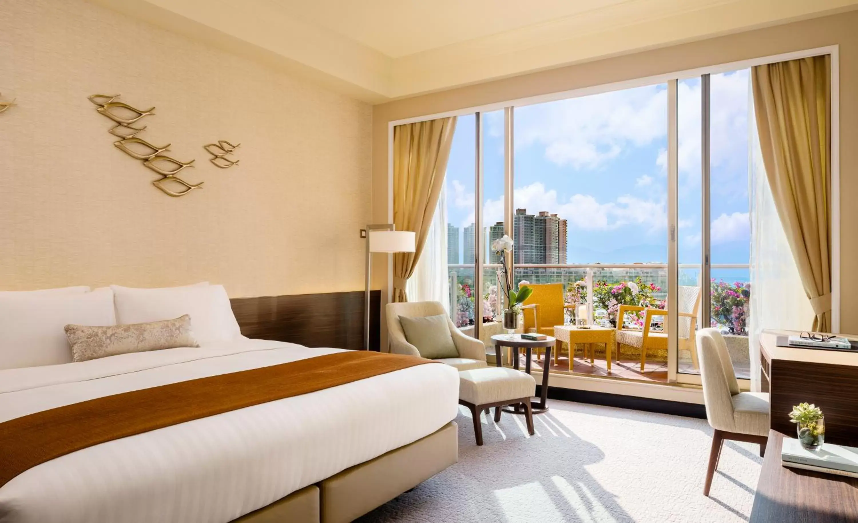 Deluxe Seaview King Room with Balcony in Hong Kong Gold Coast Hotel Deluxe Seaview King Room with Balcony in Hong Kong Gold Coast Hotel