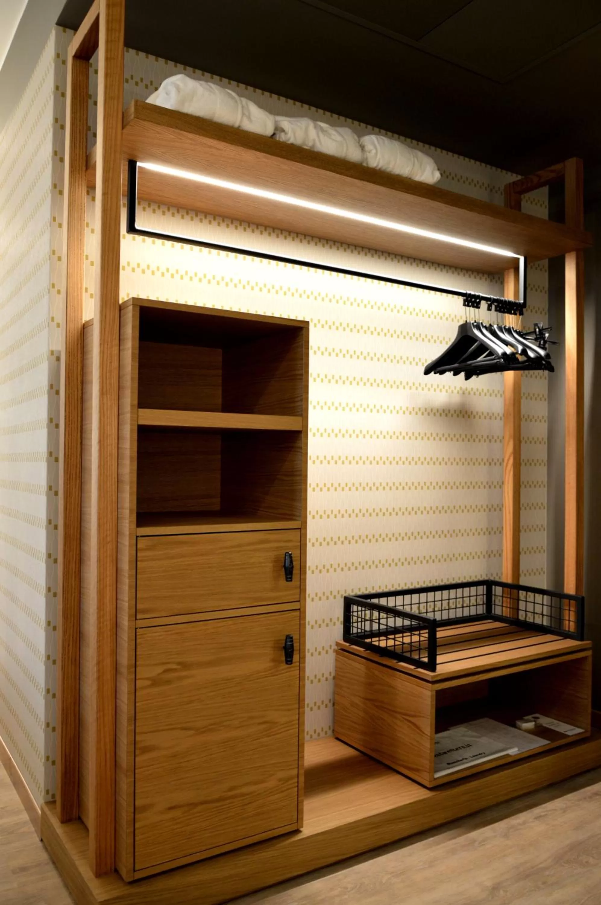 wardrobe in Best Western Plus Soave Hotel