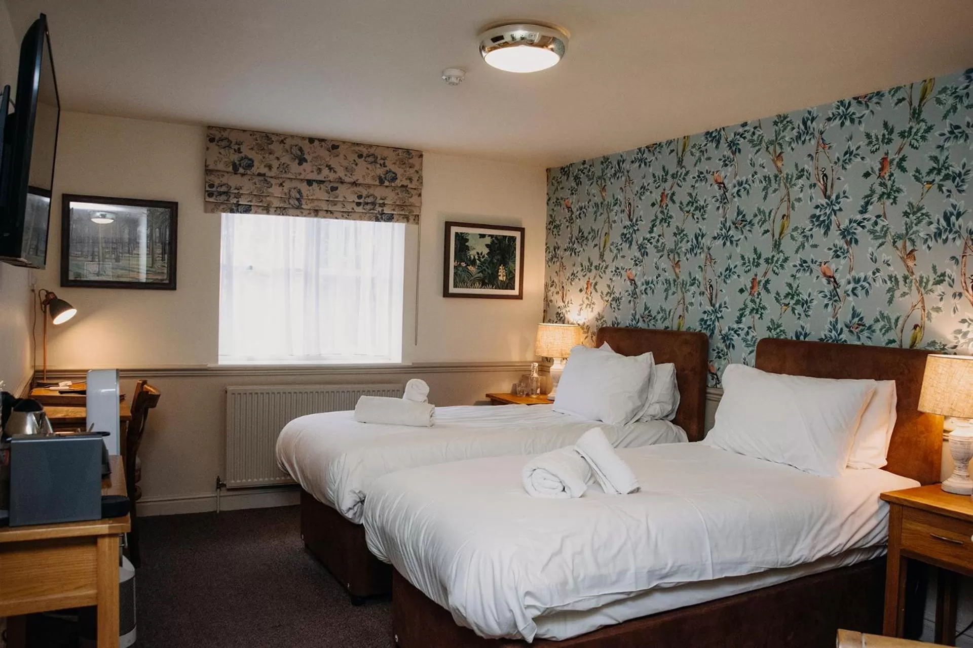 Bedroom, Bed in The George Inn