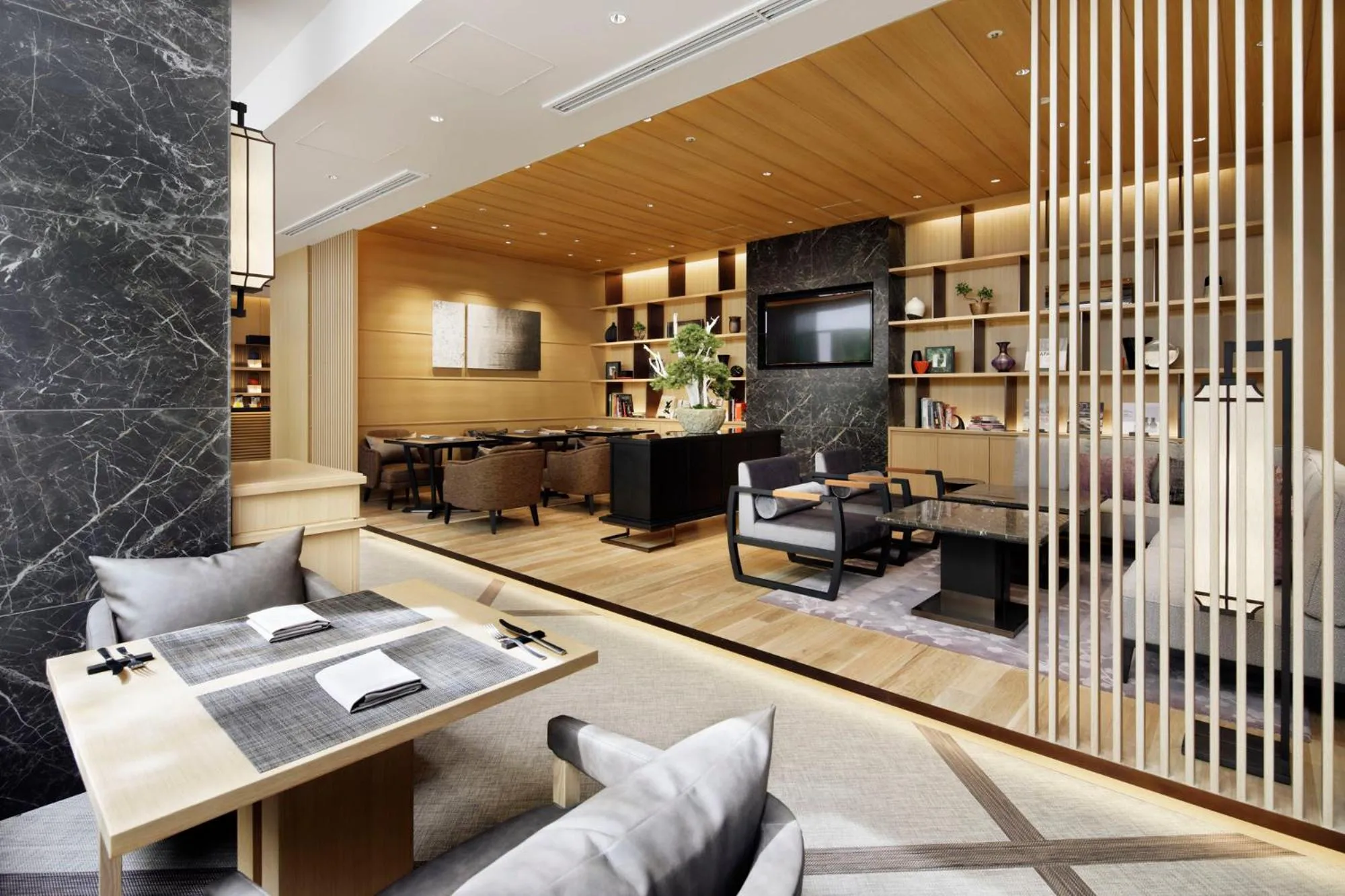 Lounge or bar in The Prince Sakura Tower Tokyo, Autograph Collection