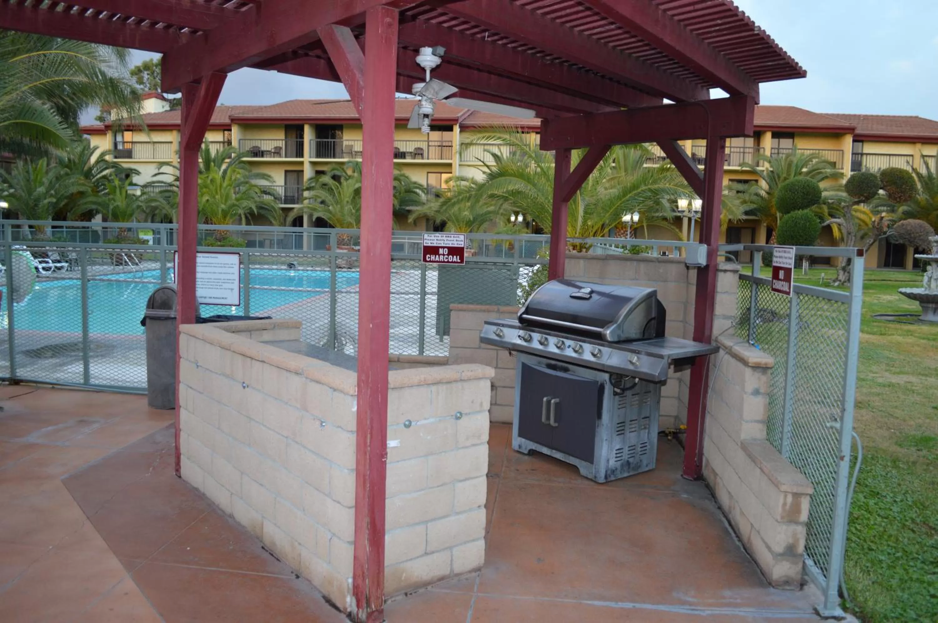 Patio in Ontario Airport Inn