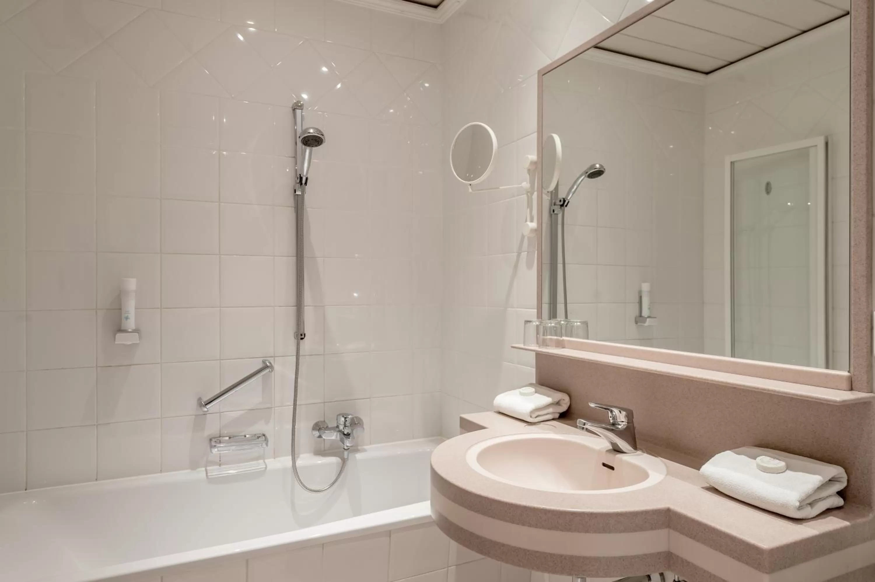 Bathroom in Altstadthotel Wolf-Dietrich