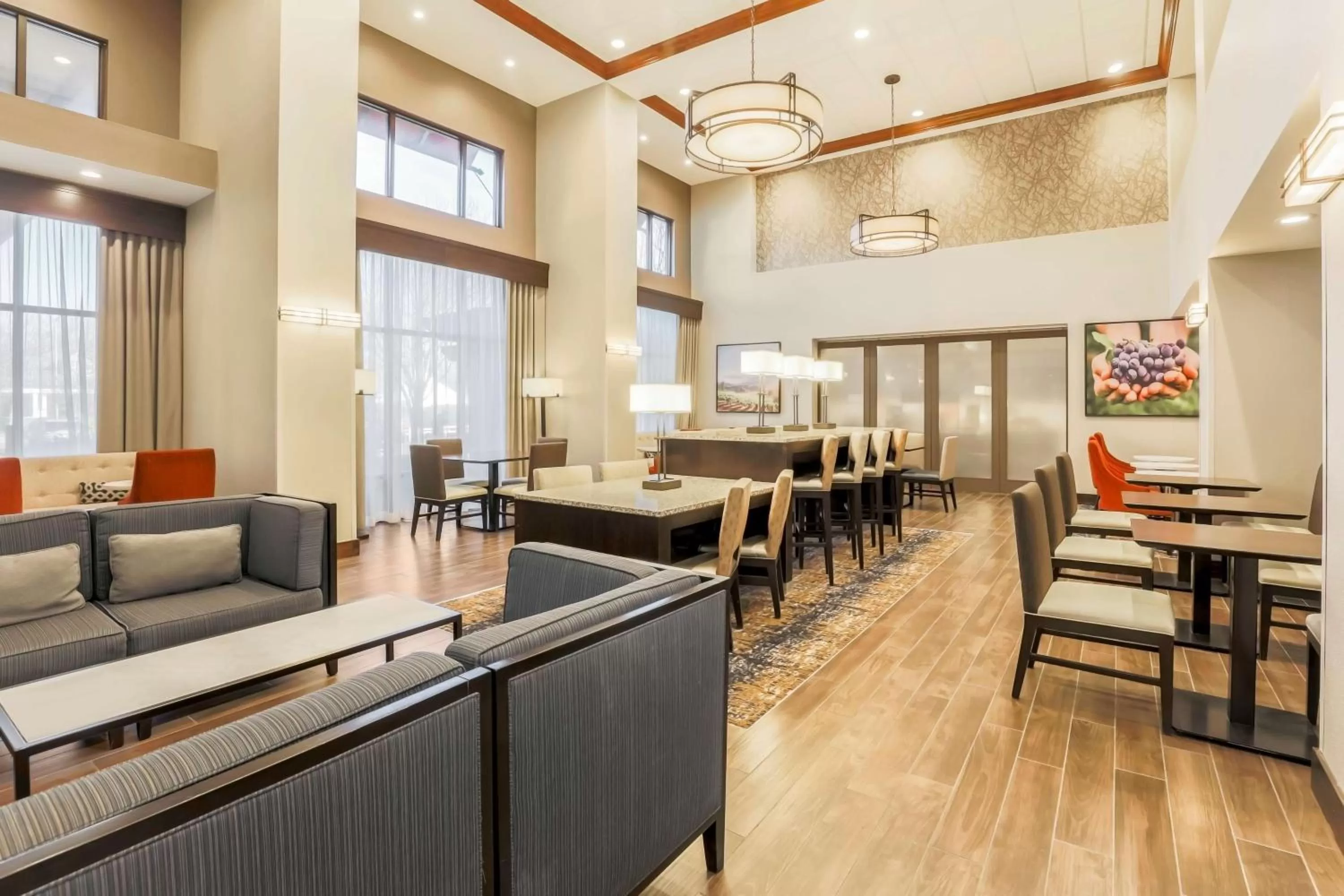 Lobby or reception in Hampton Inn & Suites Windsor-Sonoma Wine Country