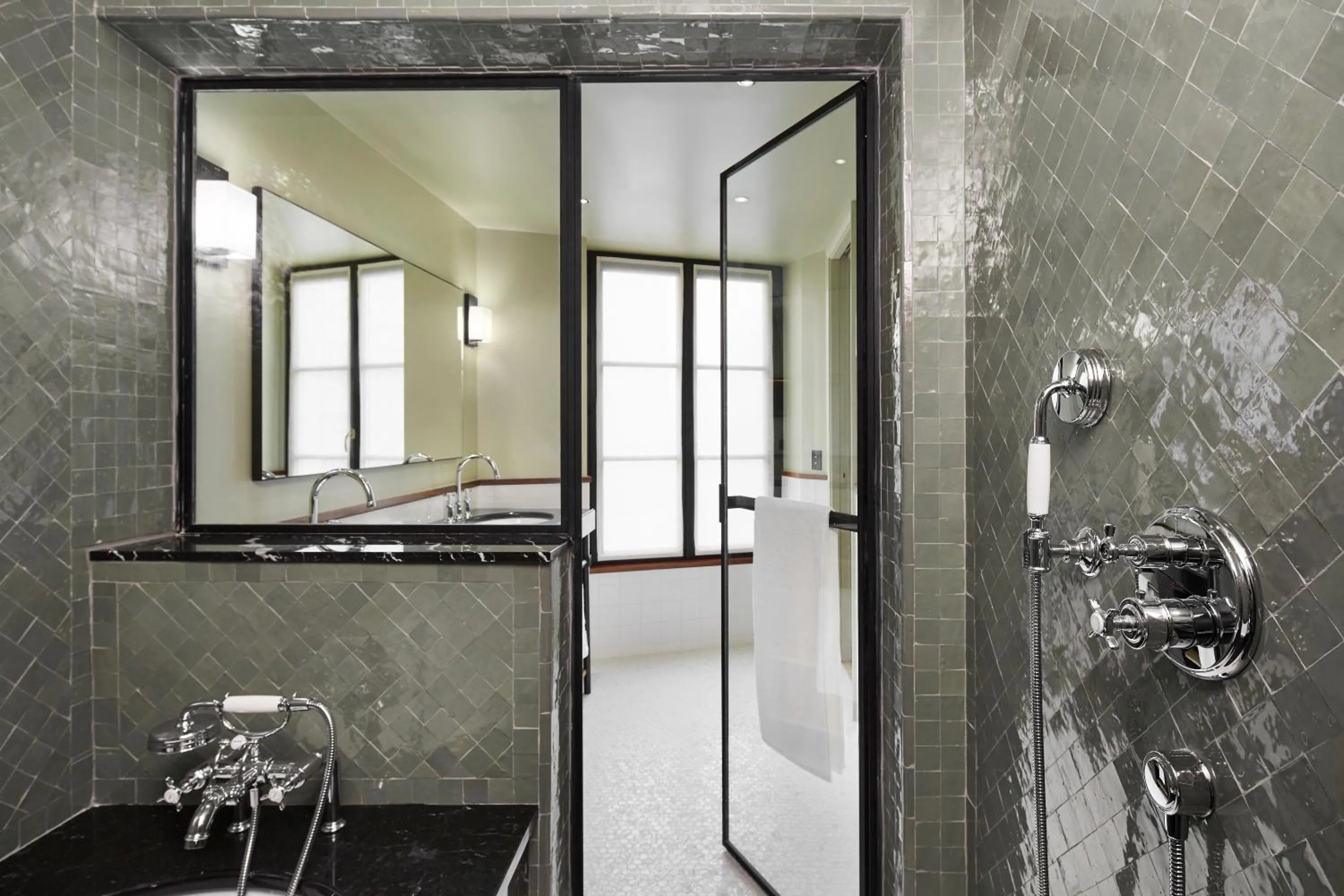 Shower in Le Roch Hotel & Spa