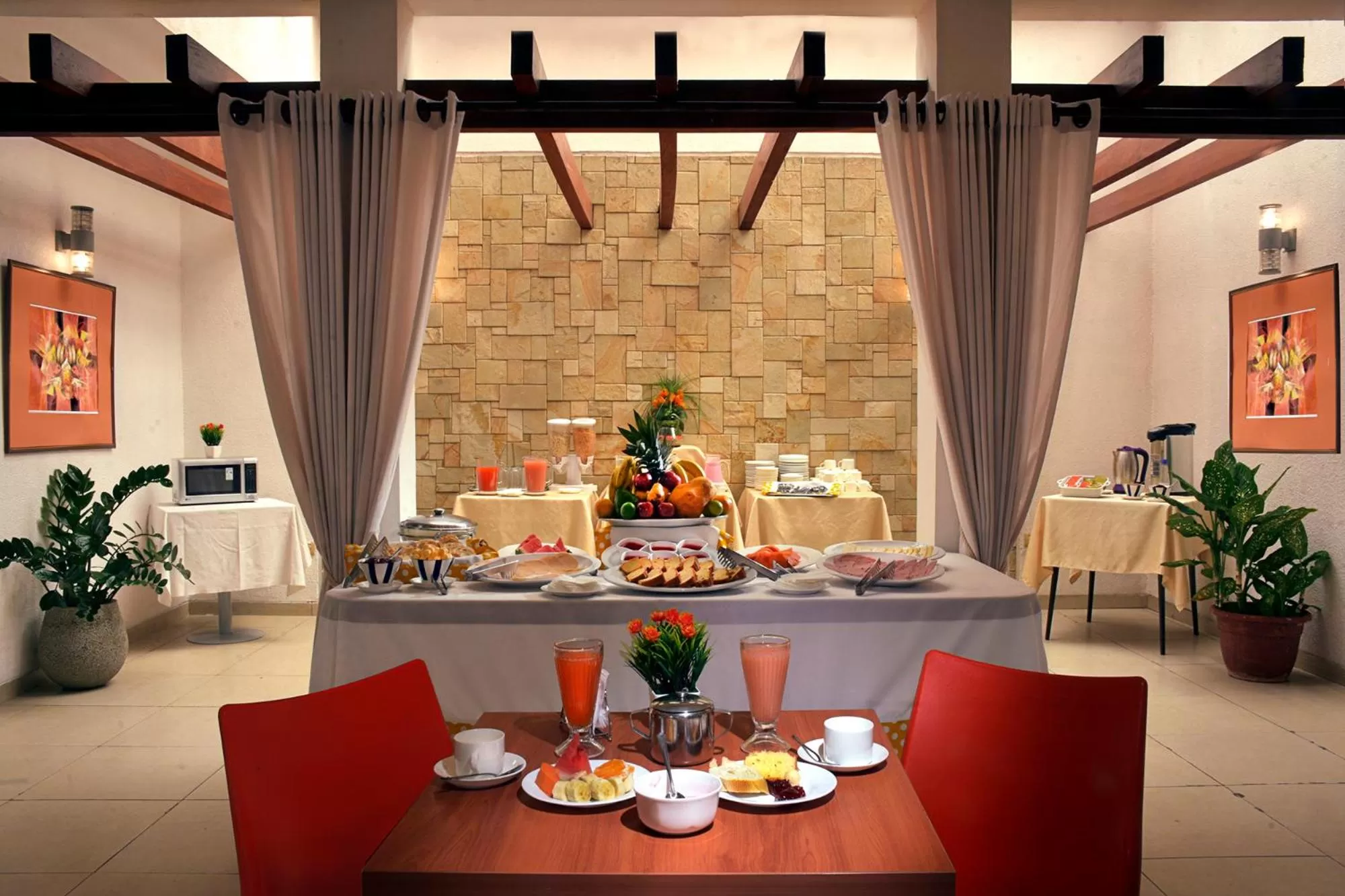 Breakfast, Restaurant/Places to Eat in La Siesta Hotel