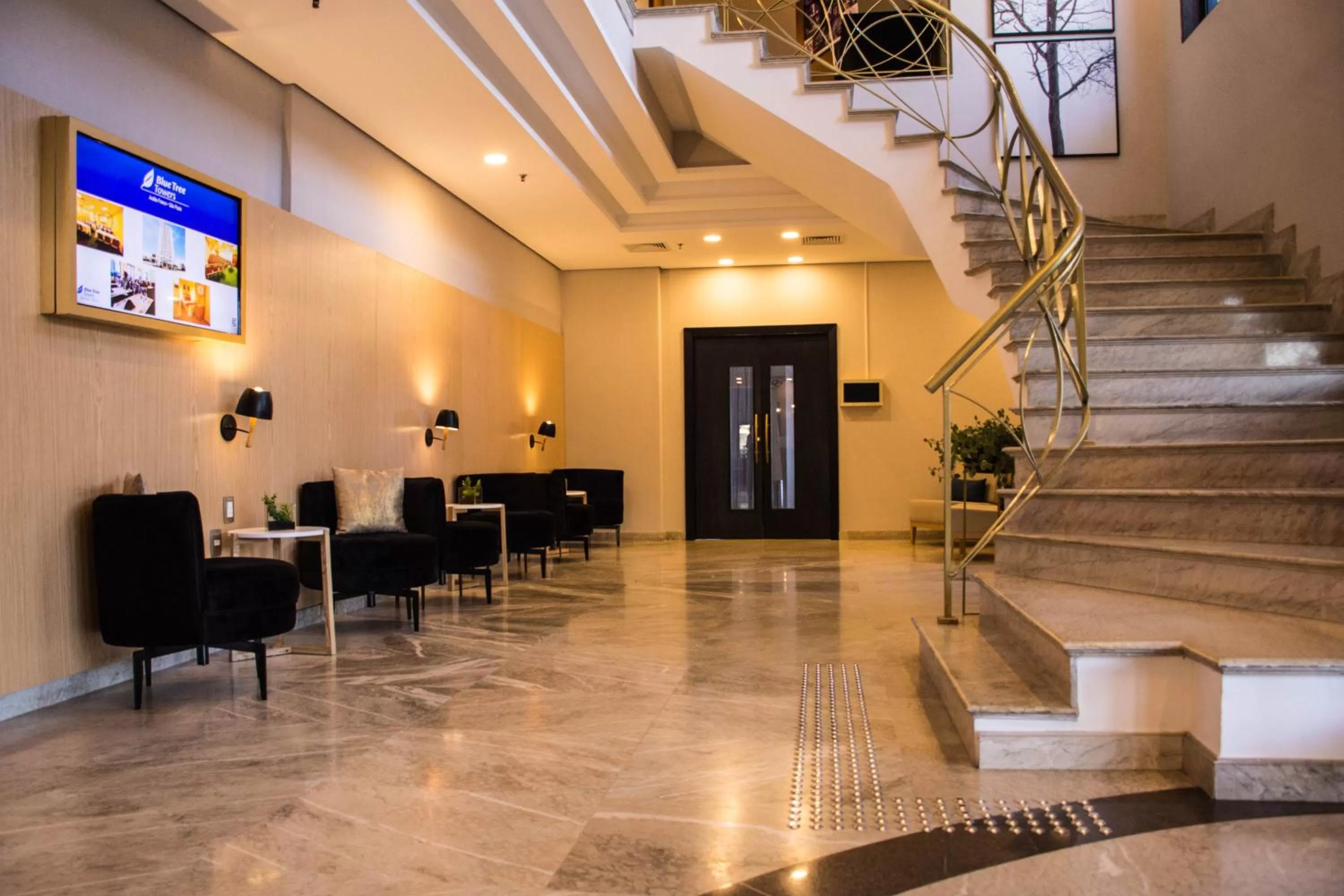 Facade/entrance in Blue Tree Towers Anália Franco - Tatuapé