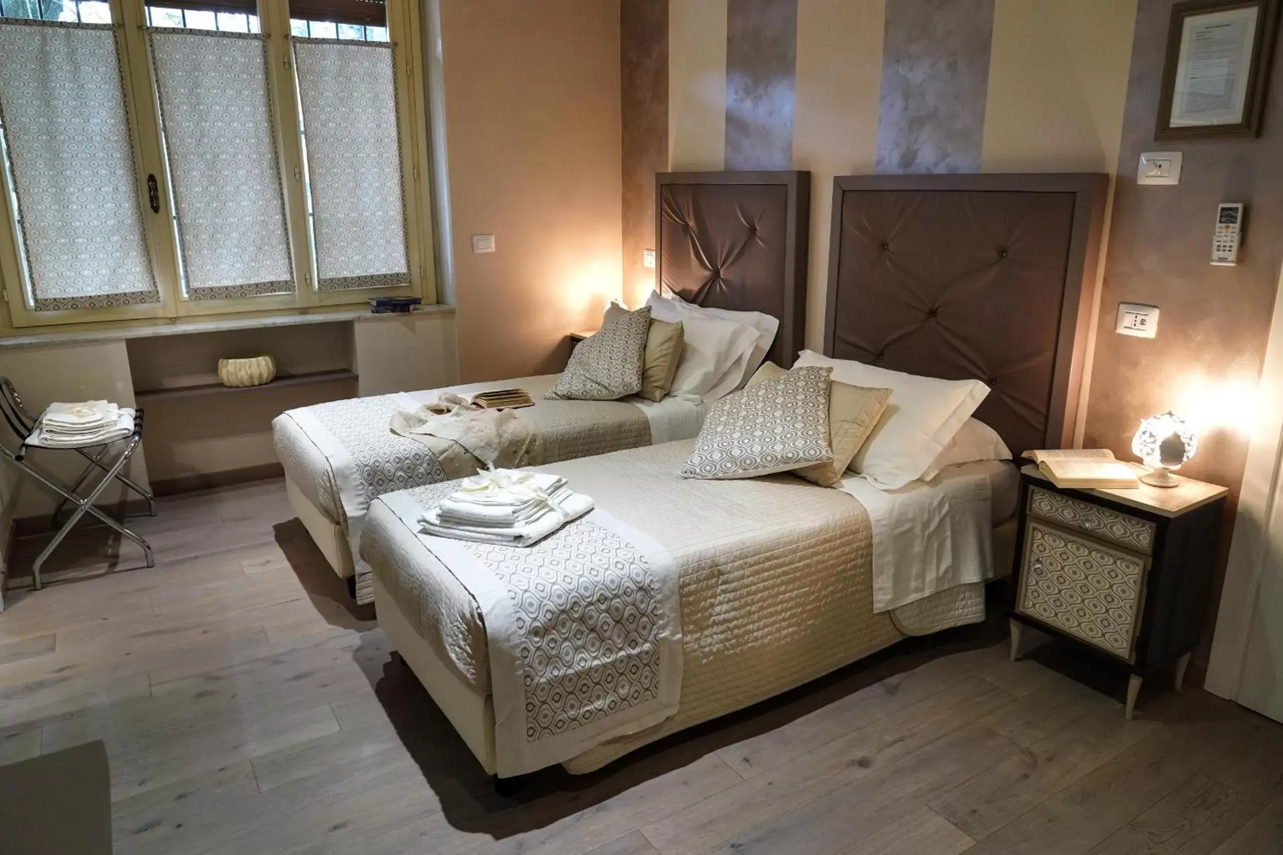 Twin Room in Villa Cantoni Twin Room in Villa Cantoni